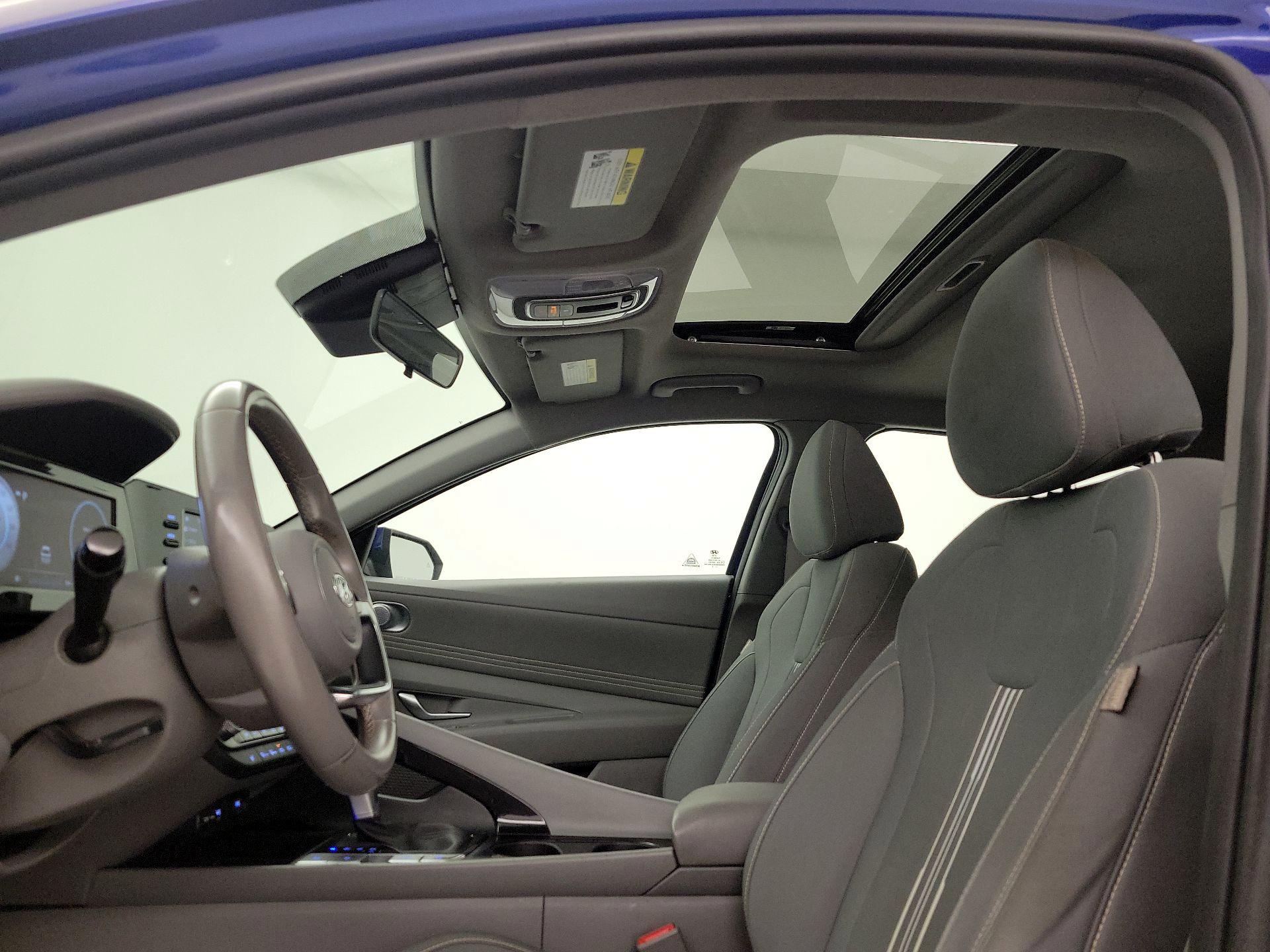 Thumbnail: 2022 Hyundai Elantra - 18