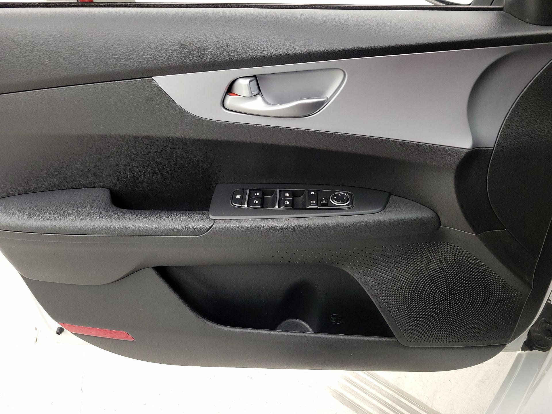 Thumbnail: 2023 Kia Forte - 12