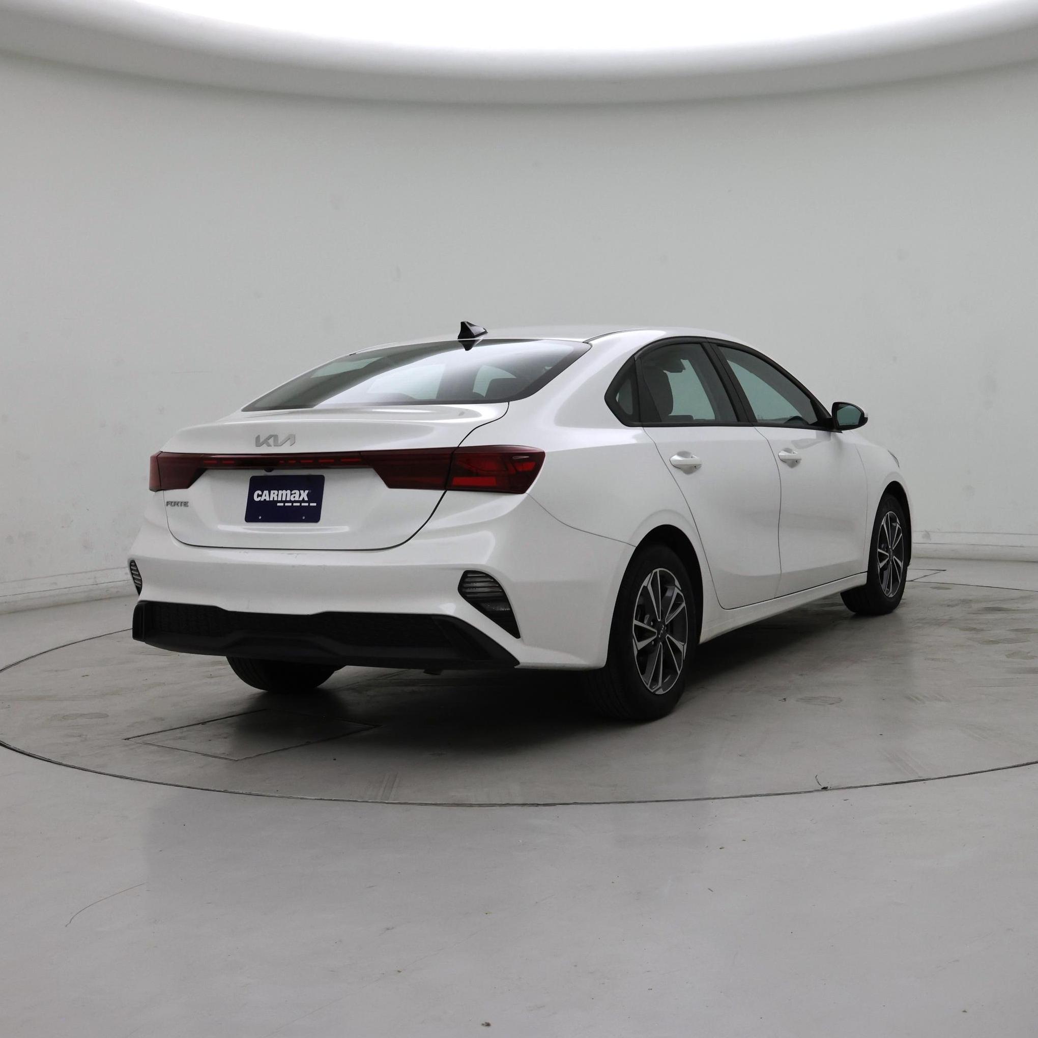 Thumbnail: 2023 Kia Forte - 8