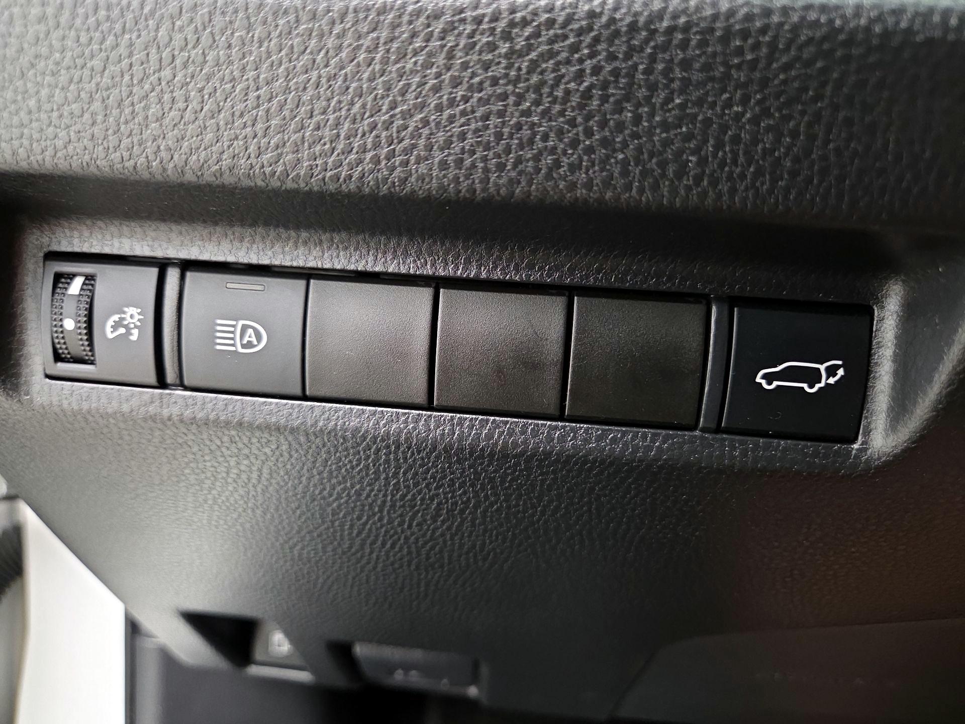 Thumbnail: 2022 Toyota RAV4 - 13