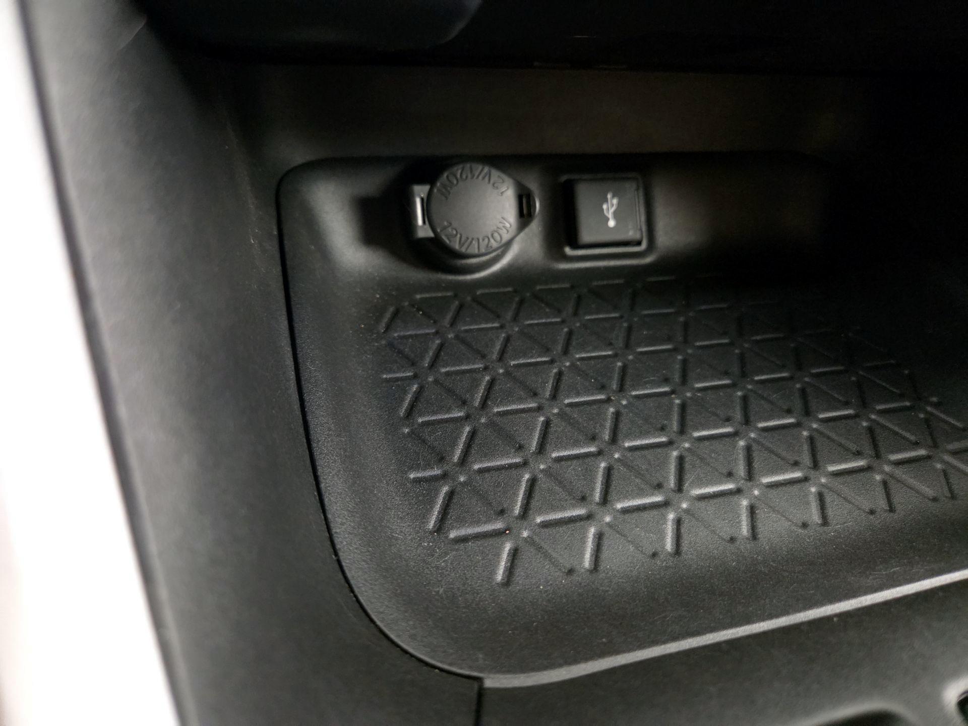 Thumbnail: 2022 Toyota RAV4 - 18