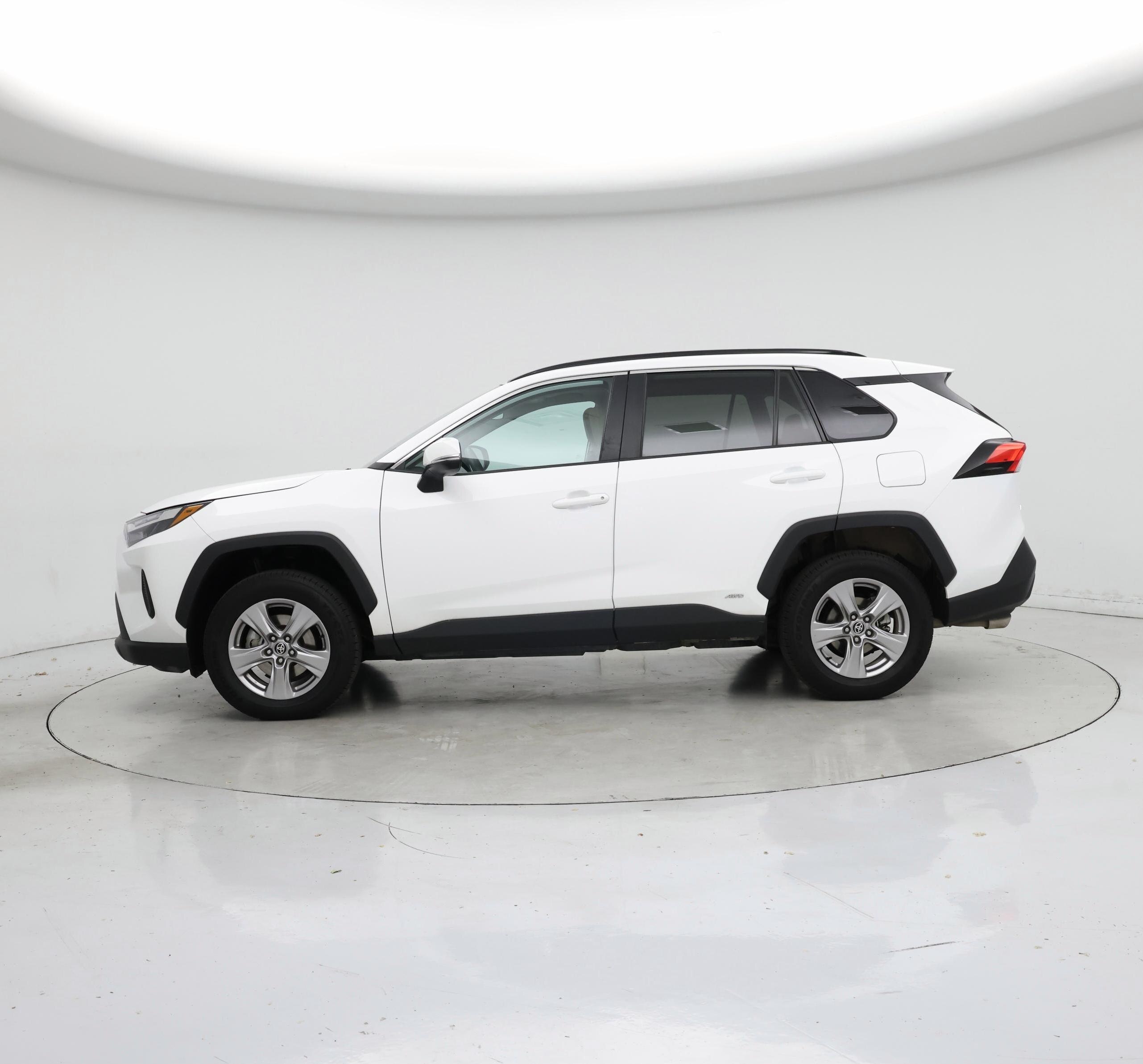Thumbnail: 2022 Toyota RAV4 - 3