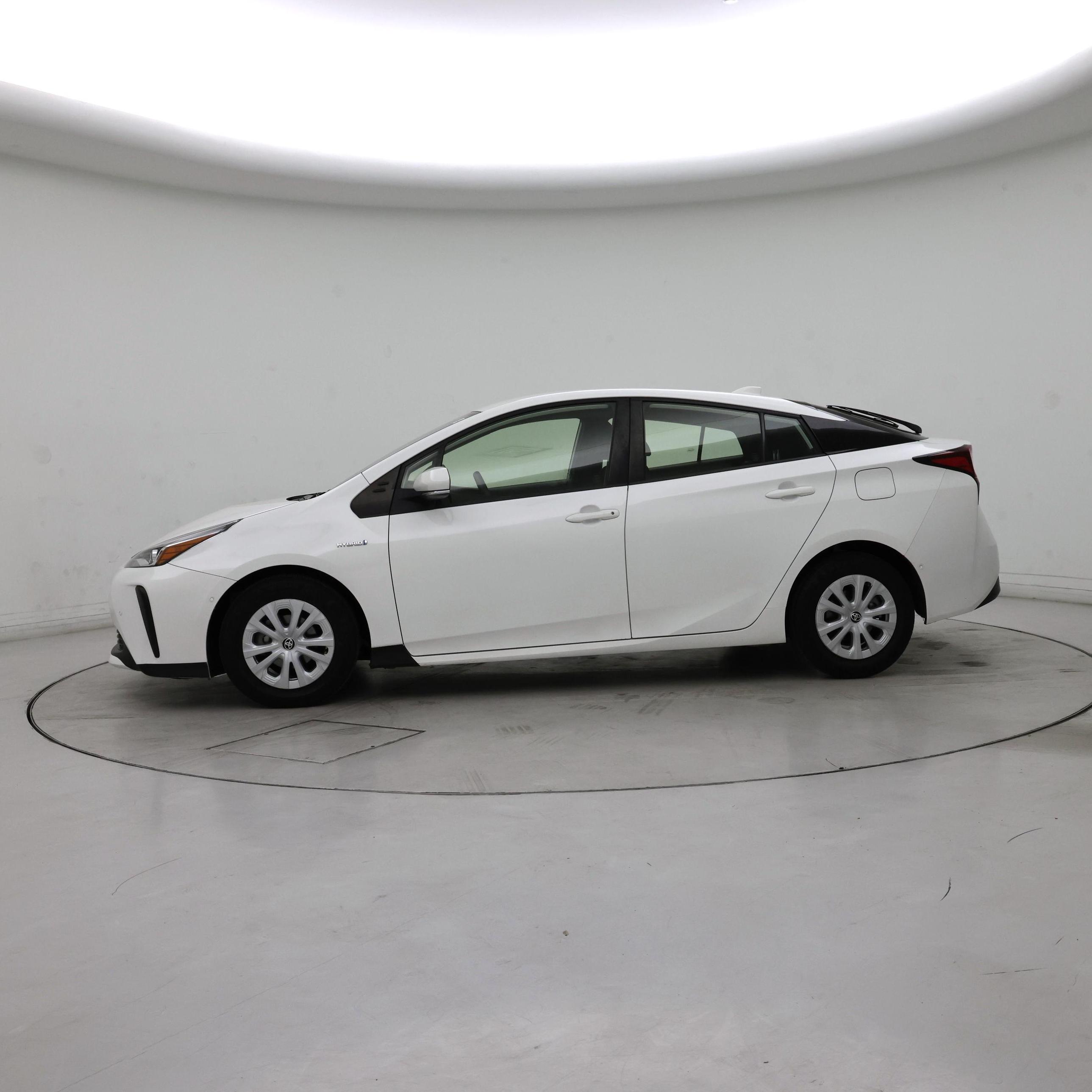 Thumbnail: 2022 Toyota Prius - 3