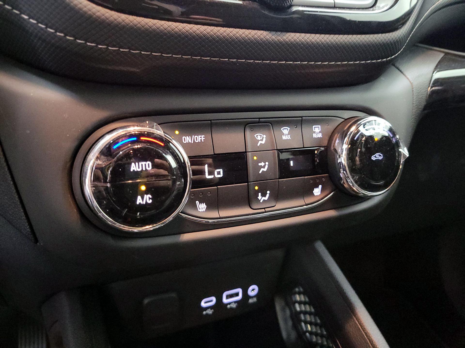 Thumbnail: 2023 Chevrolet TrailBlazer - 16
