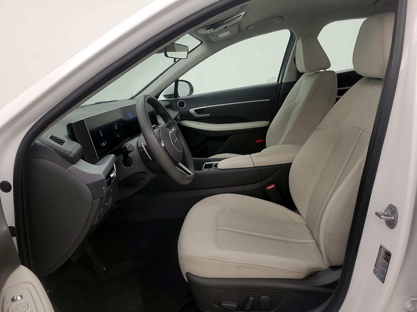 2025 Hyundai Sonata SEL - Photo 12