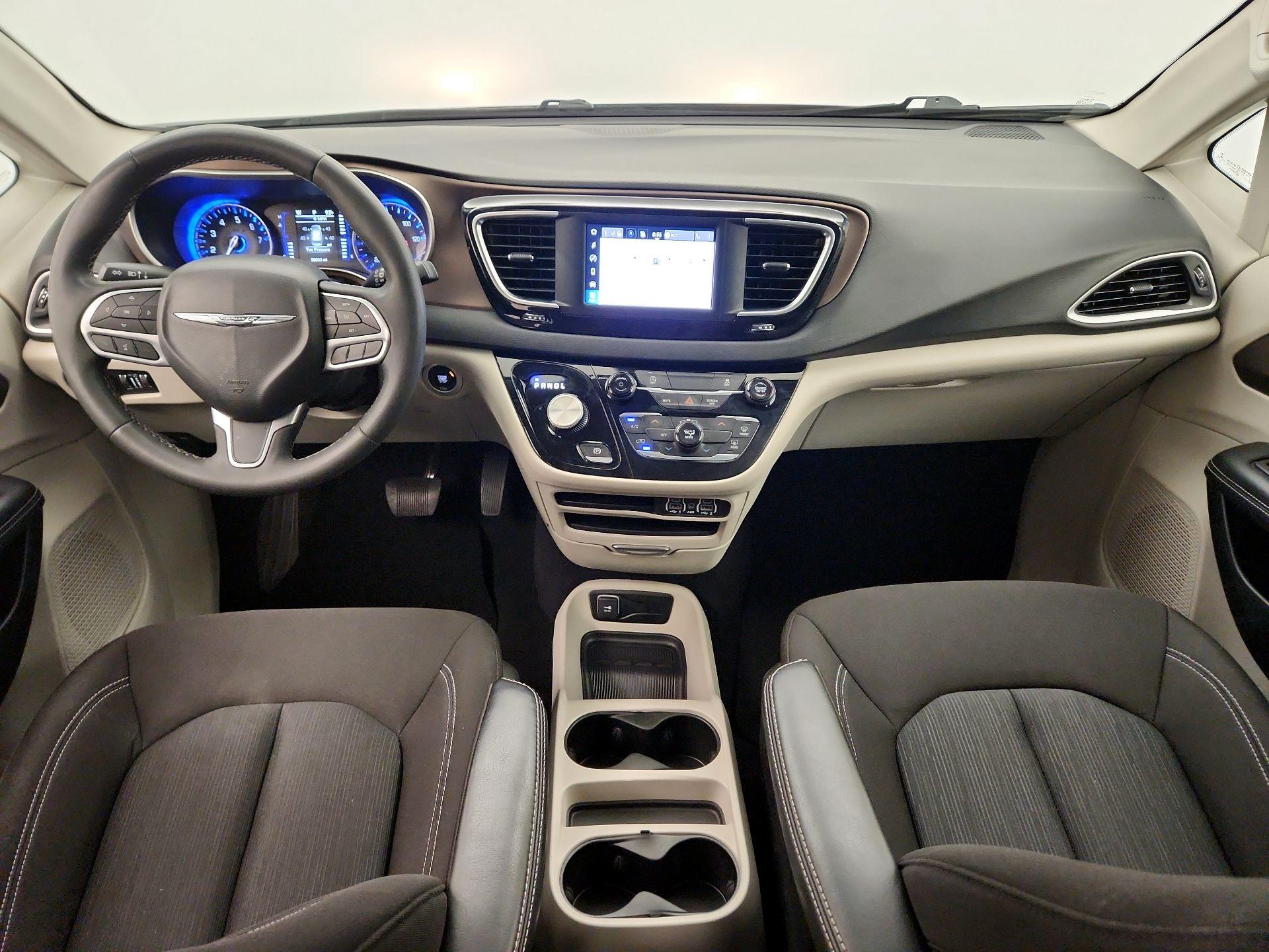 Thumbnail: 2023 Chrysler Voyager - 9