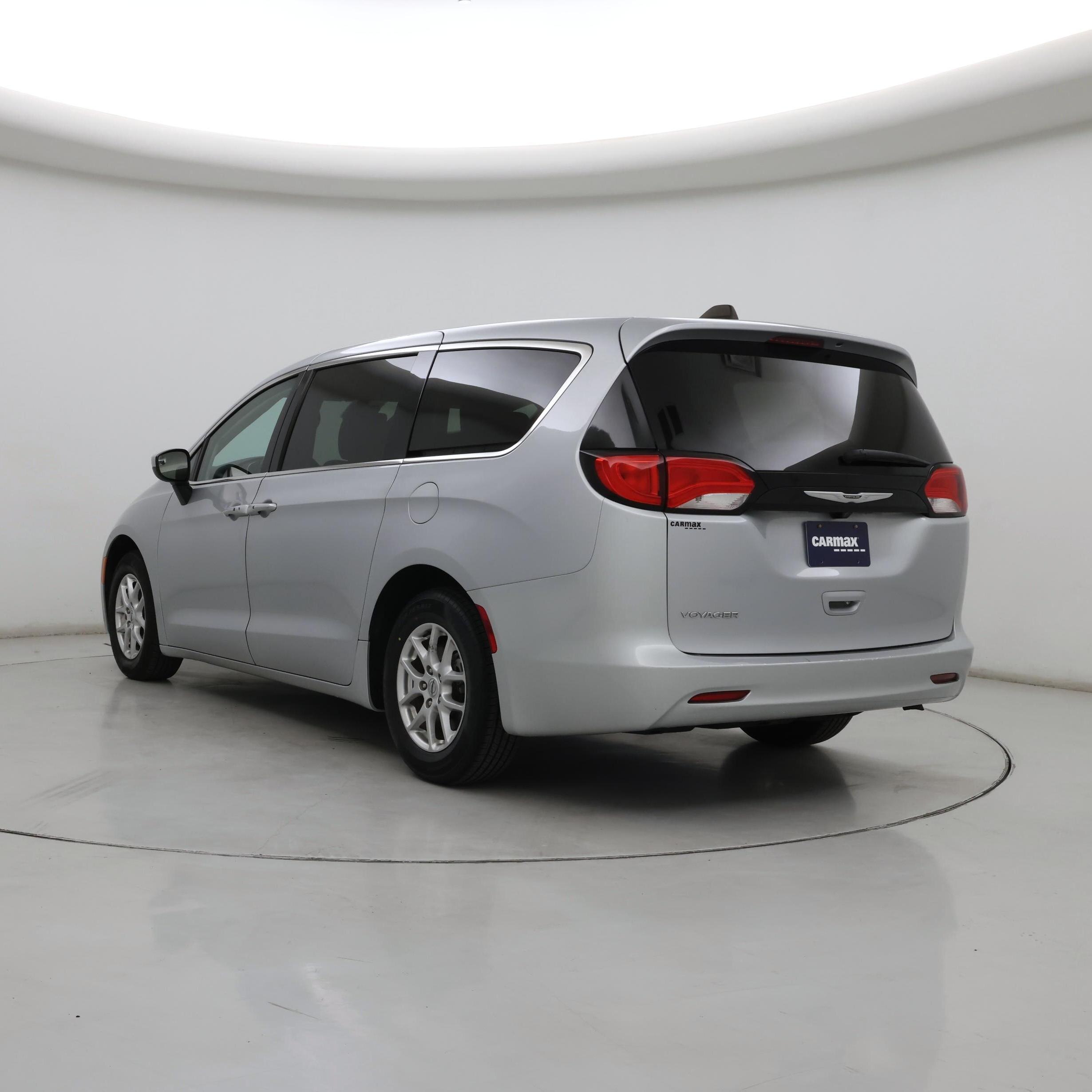 Thumbnail: 2023 Chrysler Voyager - 2