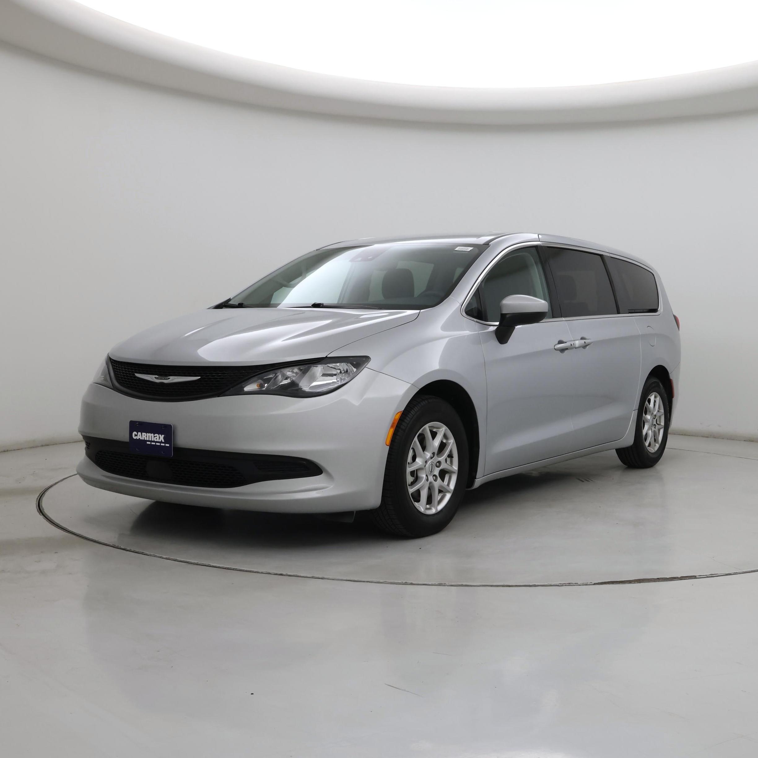 Thumbnail: 2023 Chrysler Voyager - 4