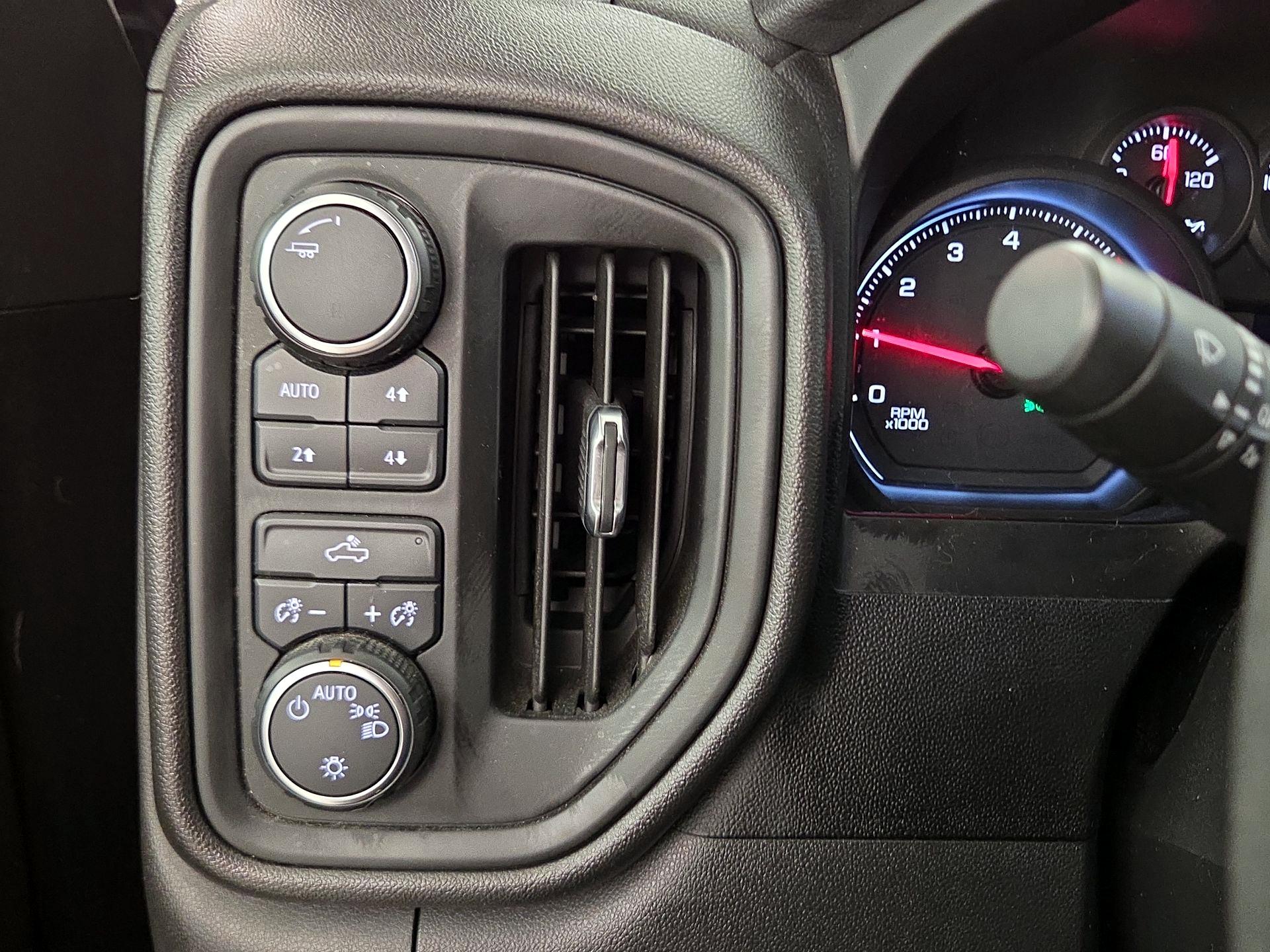Thumbnail: 2020 Chevrolet Silverado 1500 - 13