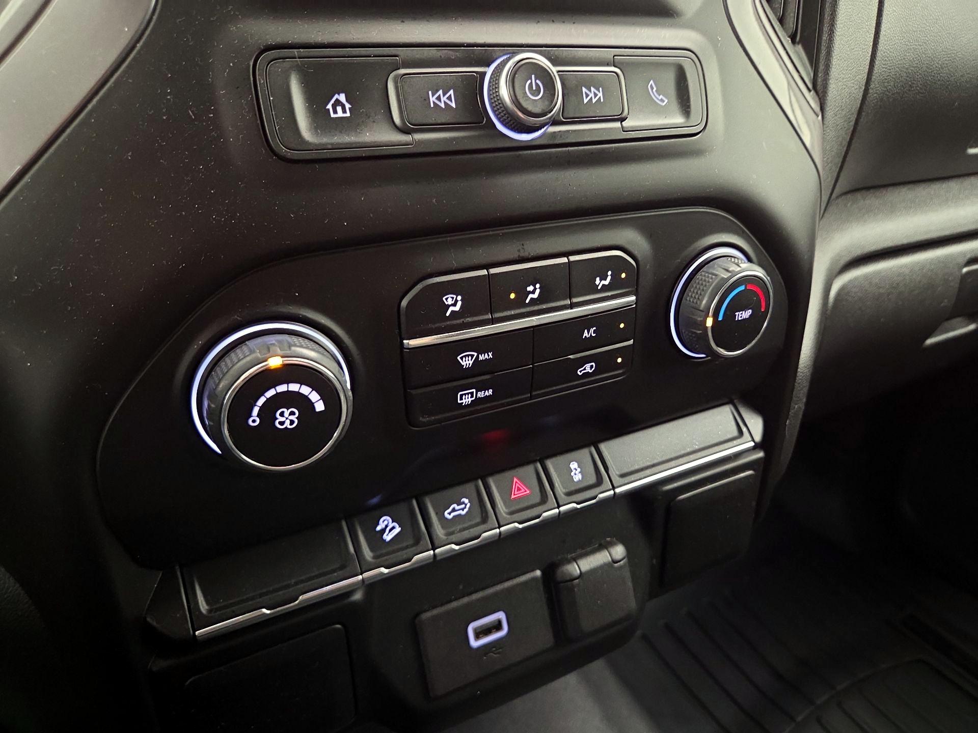Thumbnail: 2020 Chevrolet Silverado 1500 - 16