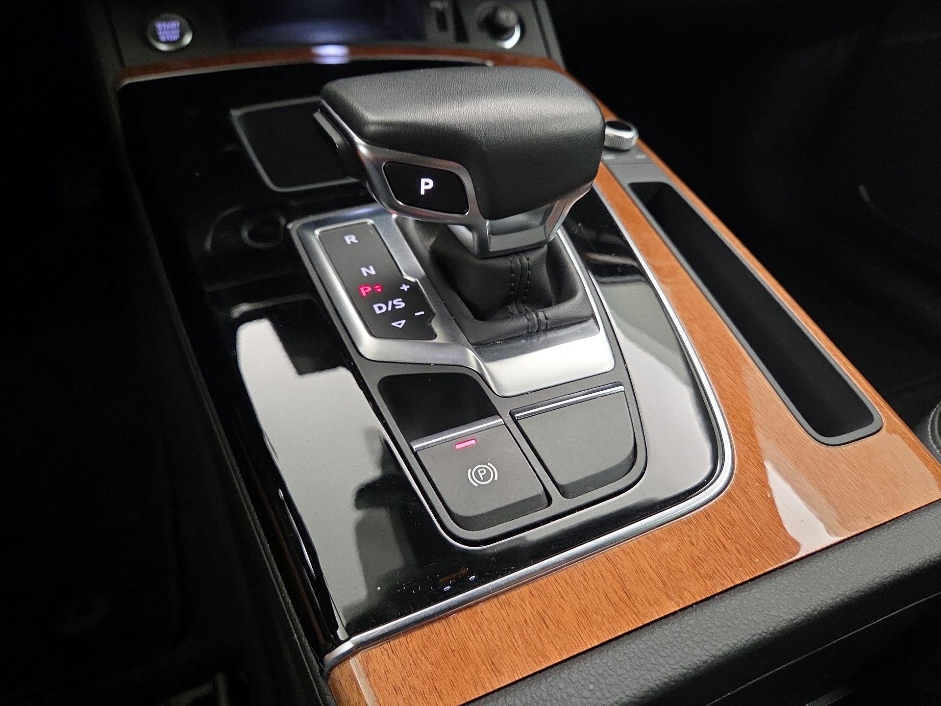 Thumbnail: 2022 Audi Q5 - 17