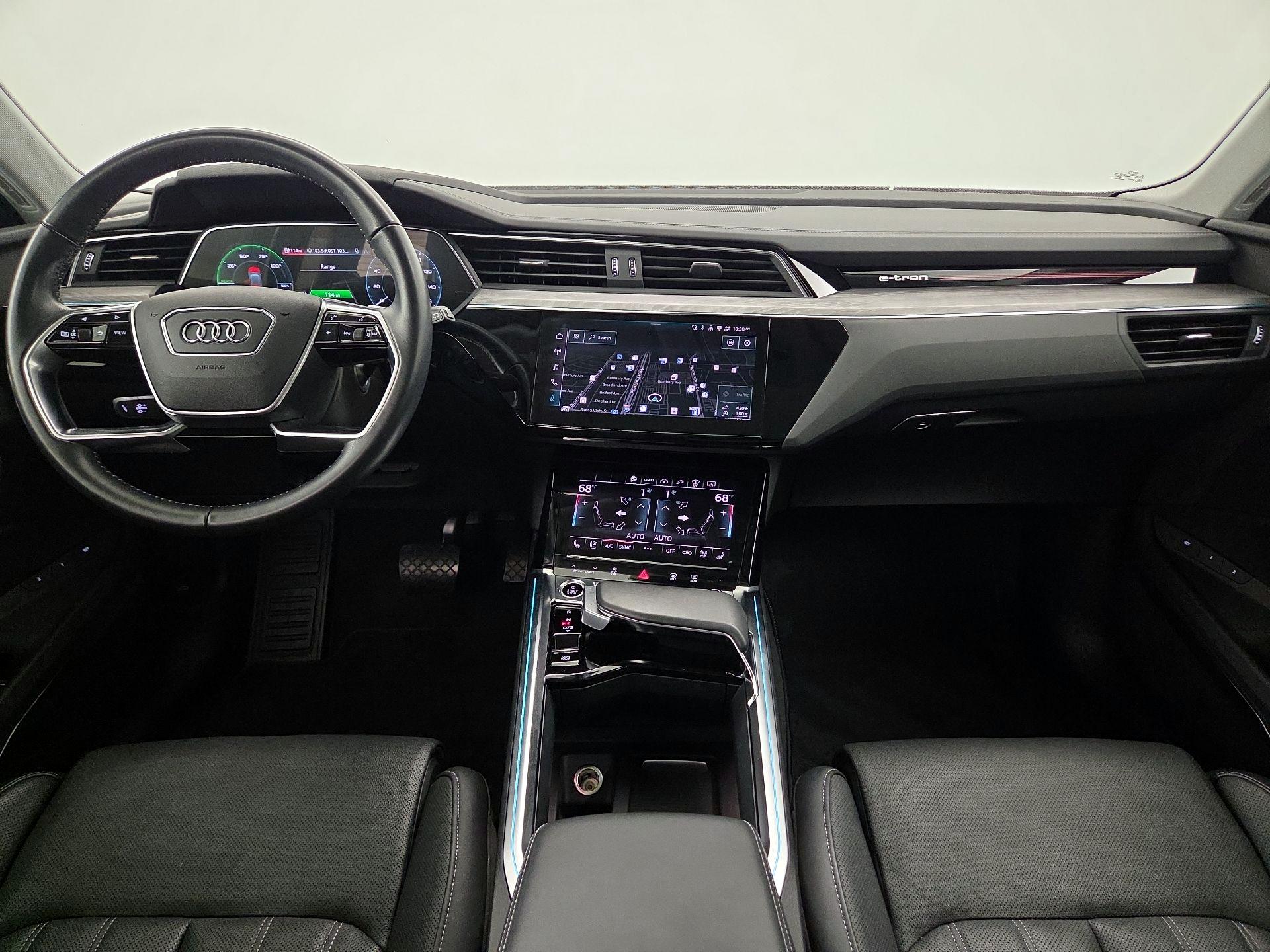 Thumbnail: 2021 Audi e-tron - 9