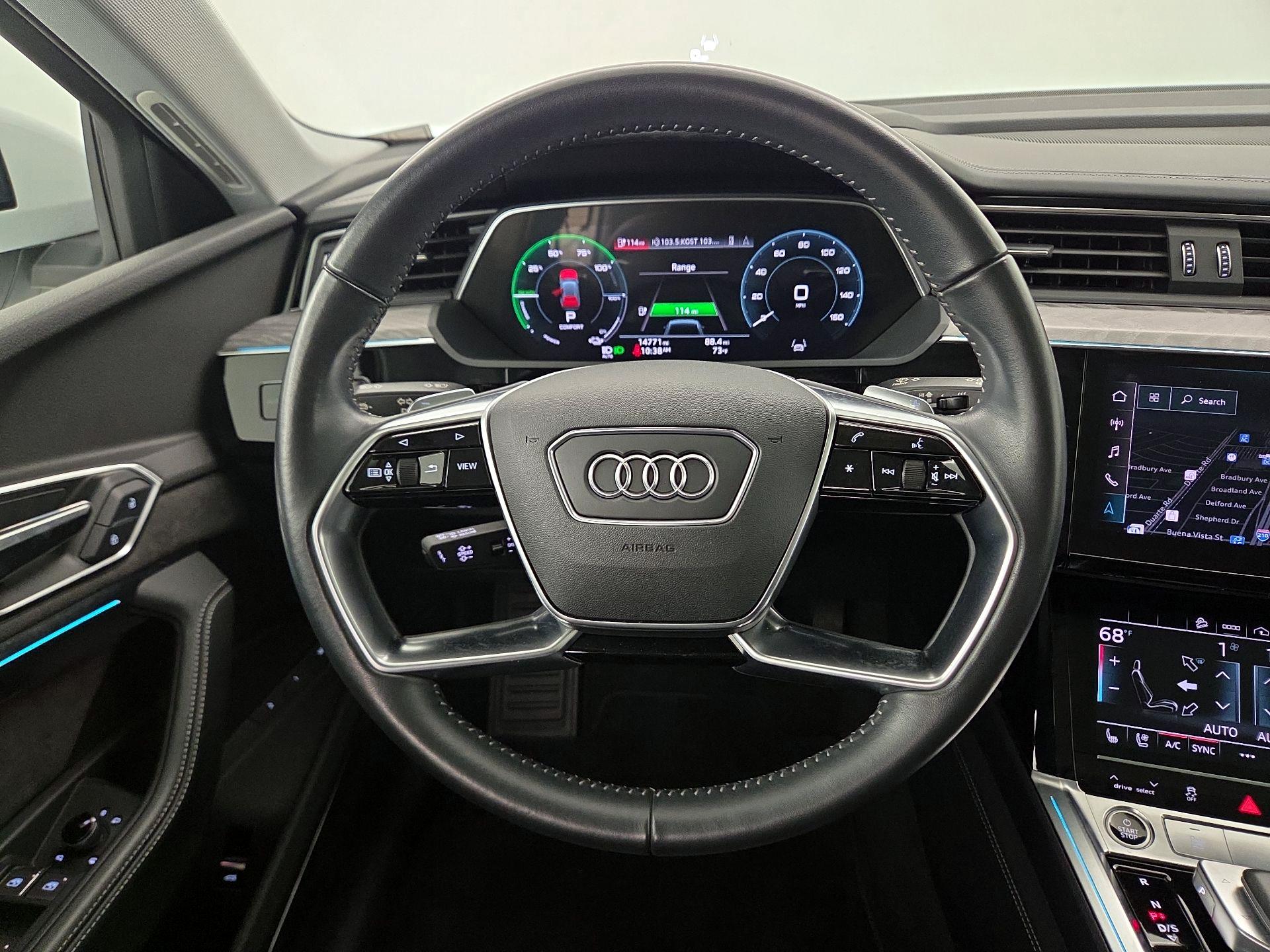 Thumbnail: 2021 Audi e-tron - 10