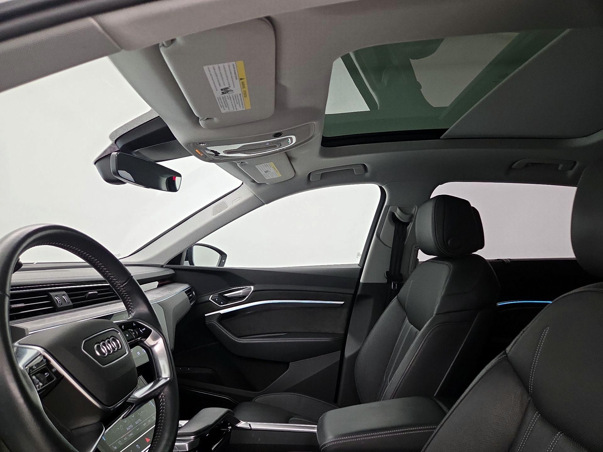 Thumbnail: 2021 Audi e-tron - 20