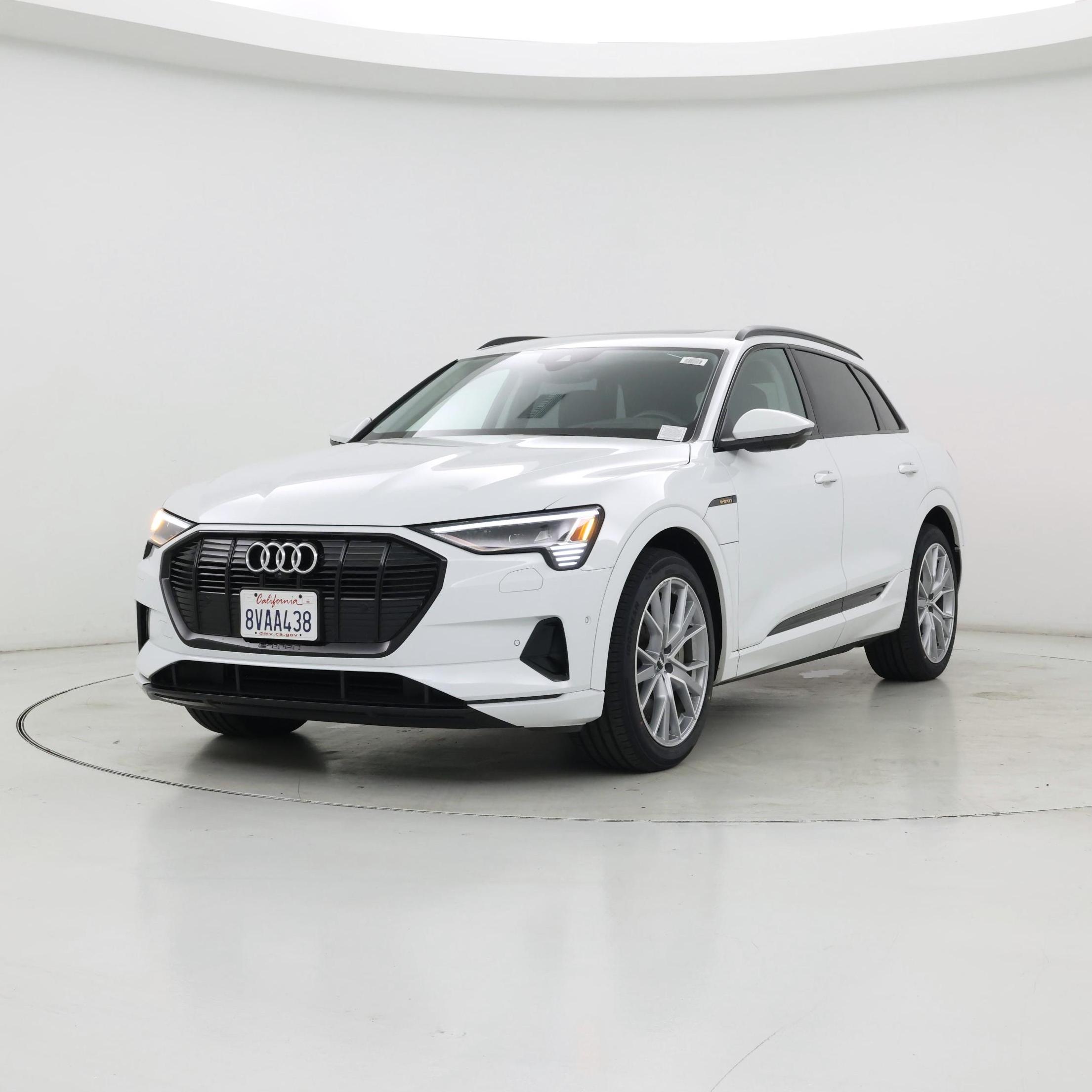 Thumbnail: 2021 Audi e-tron - 4