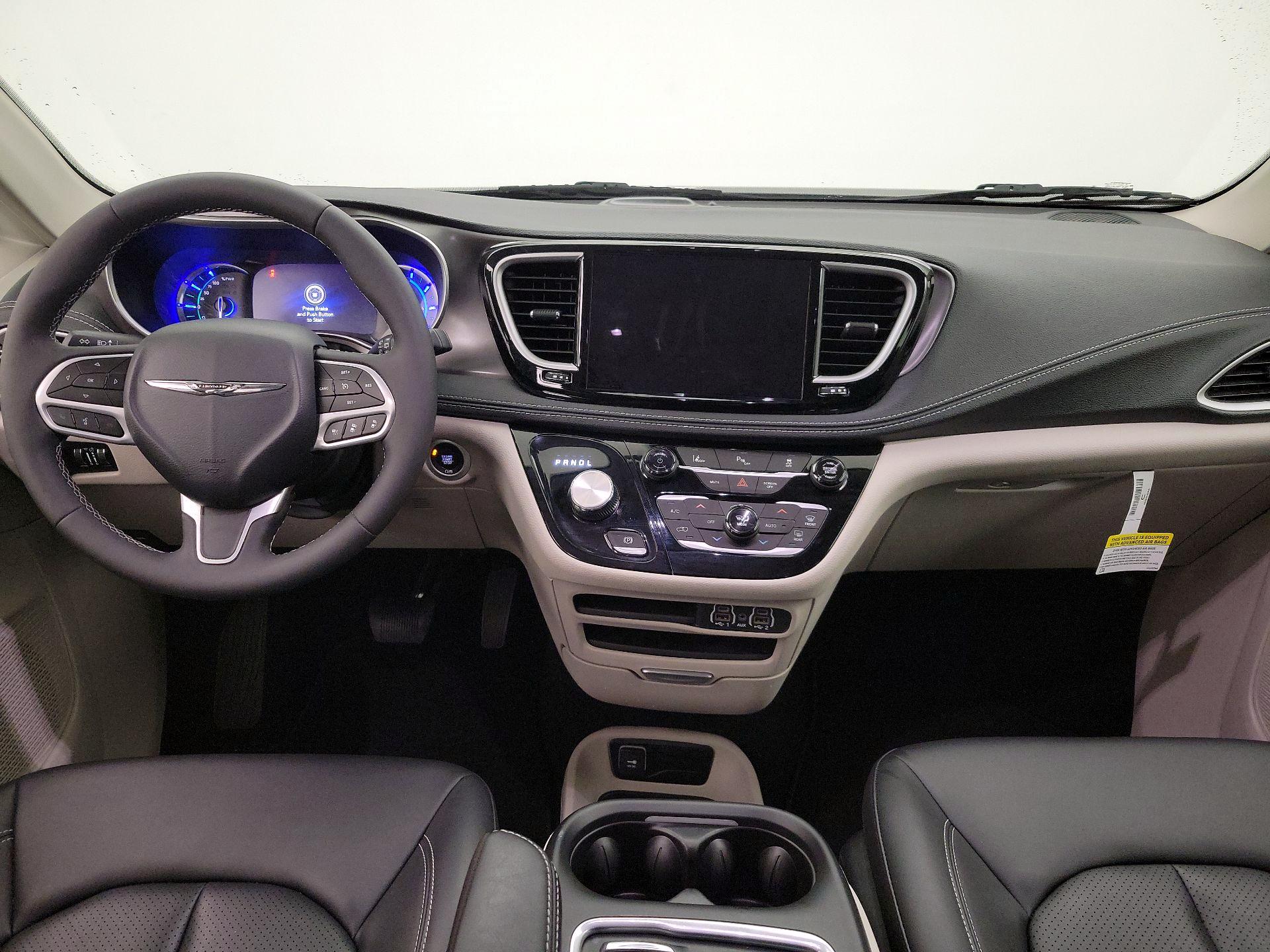 Thumbnail: 2024 Chrysler Pacifica - 9
