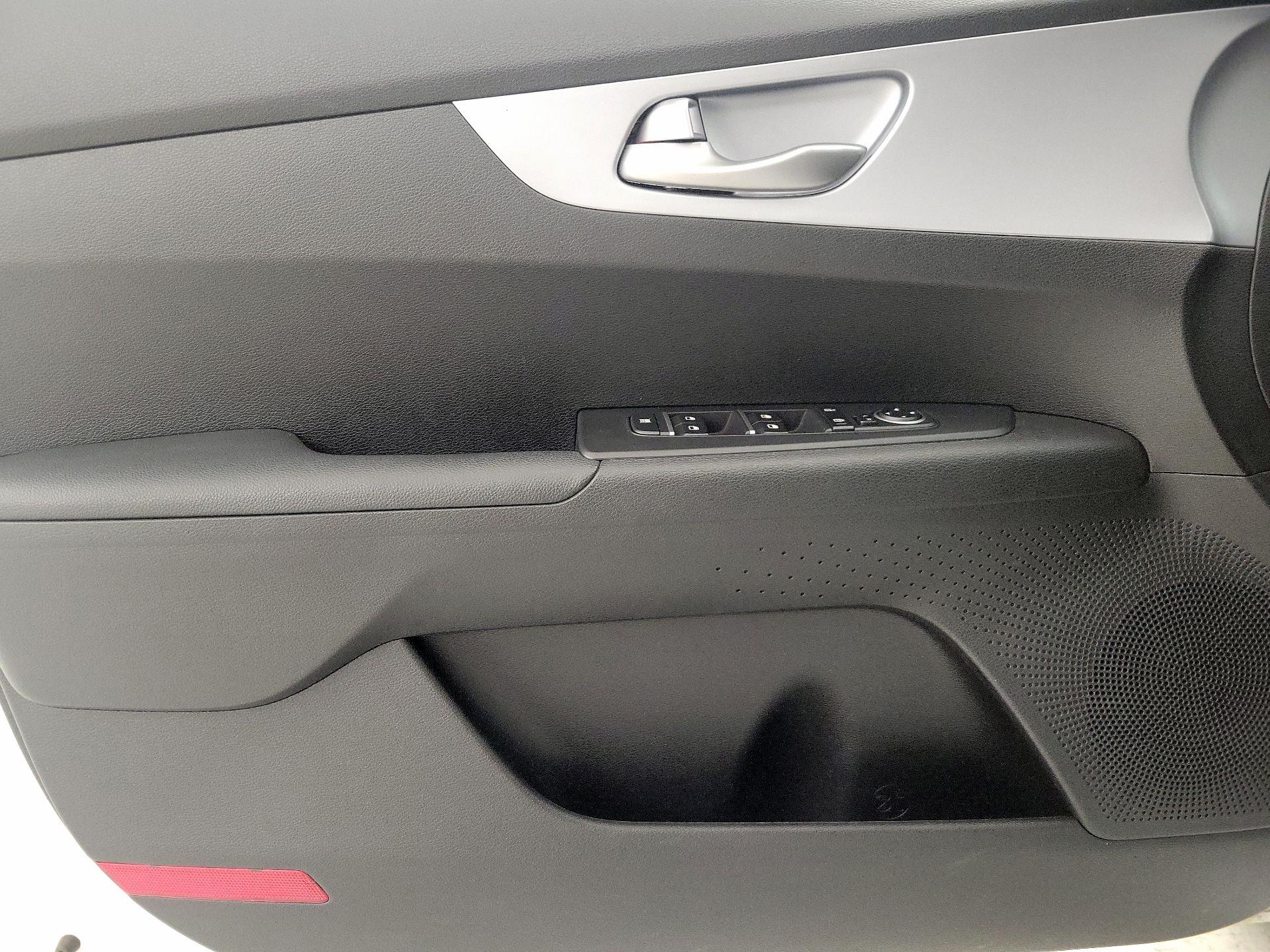 Thumbnail: 2023 Kia Forte - 12