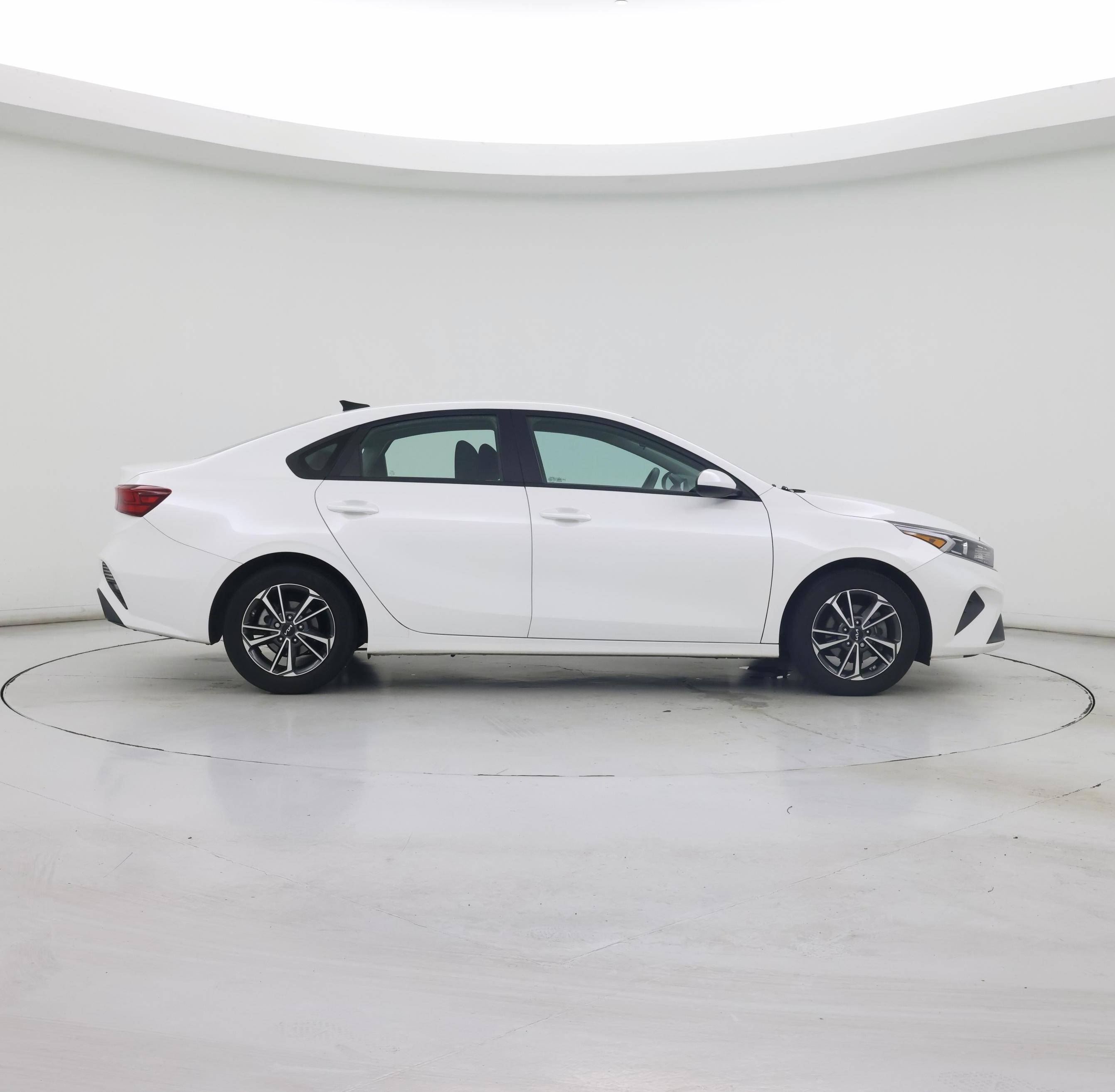 Thumbnail: 2023 Kia Forte - 7