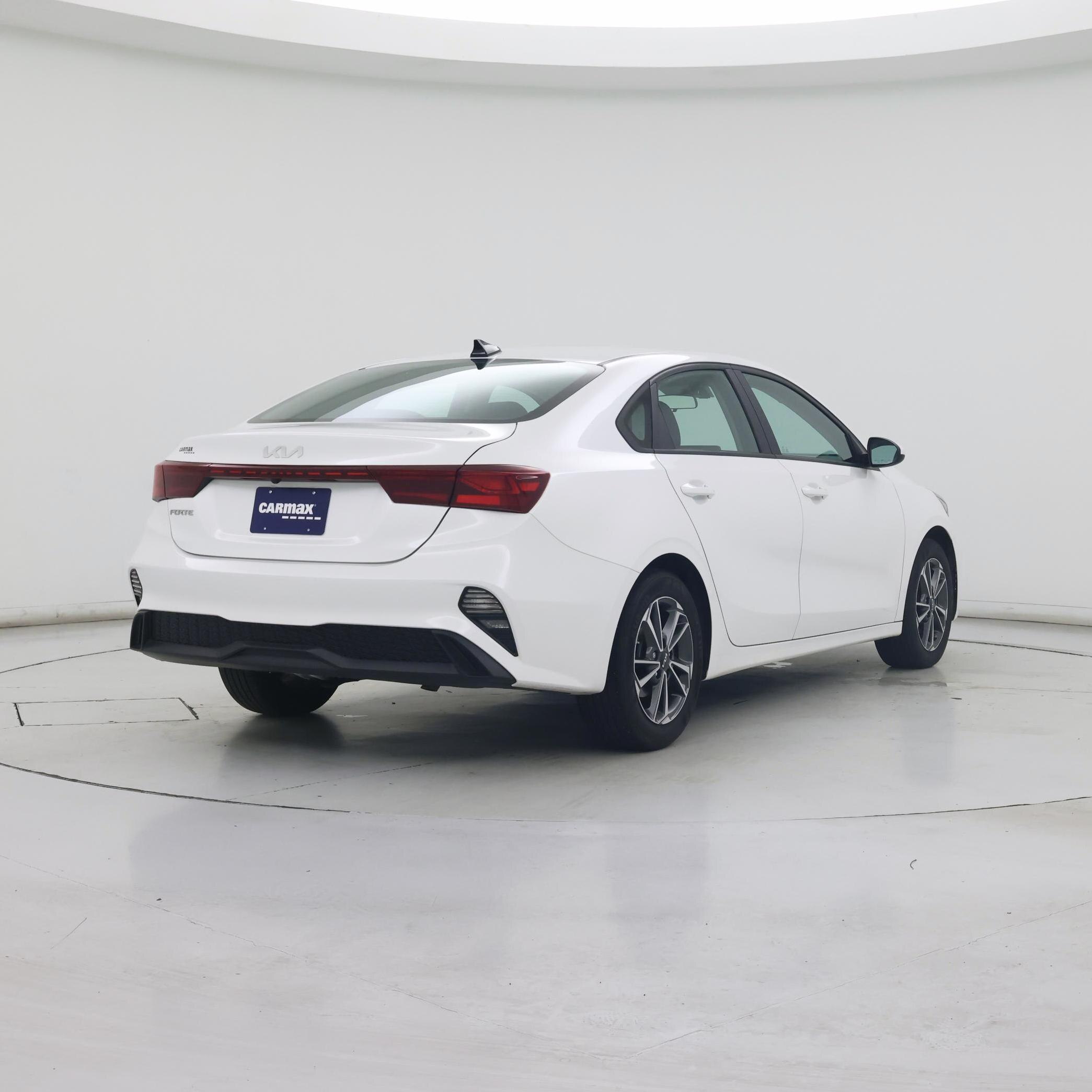 Thumbnail: 2023 Kia Forte - 8