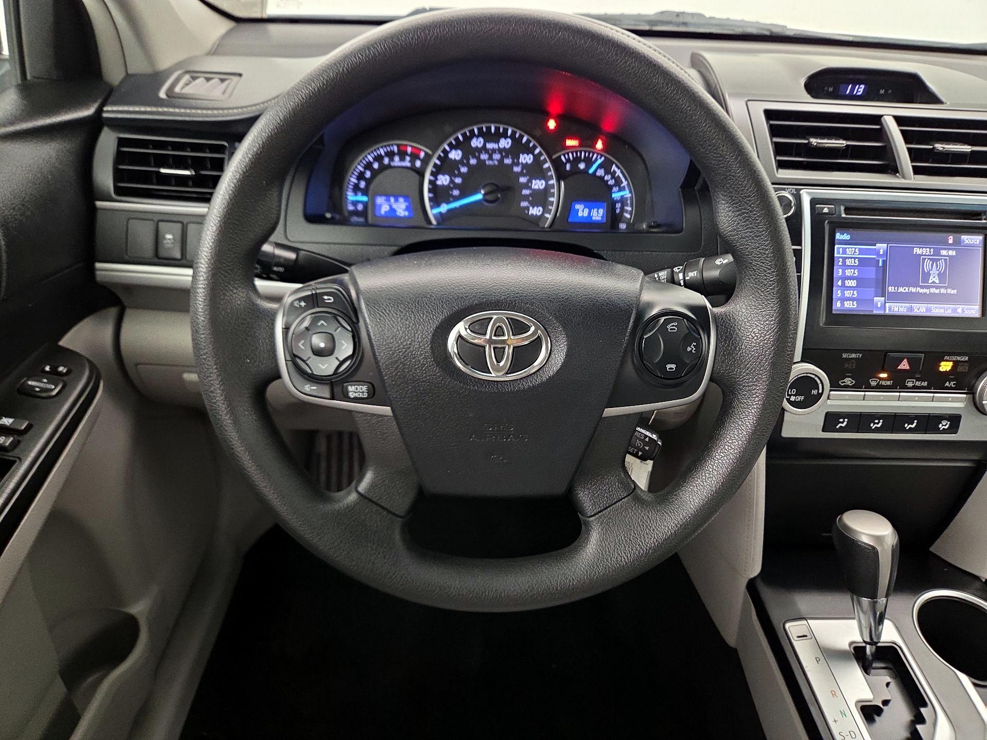 Thumbnail: 2014 Toyota Camry - 10