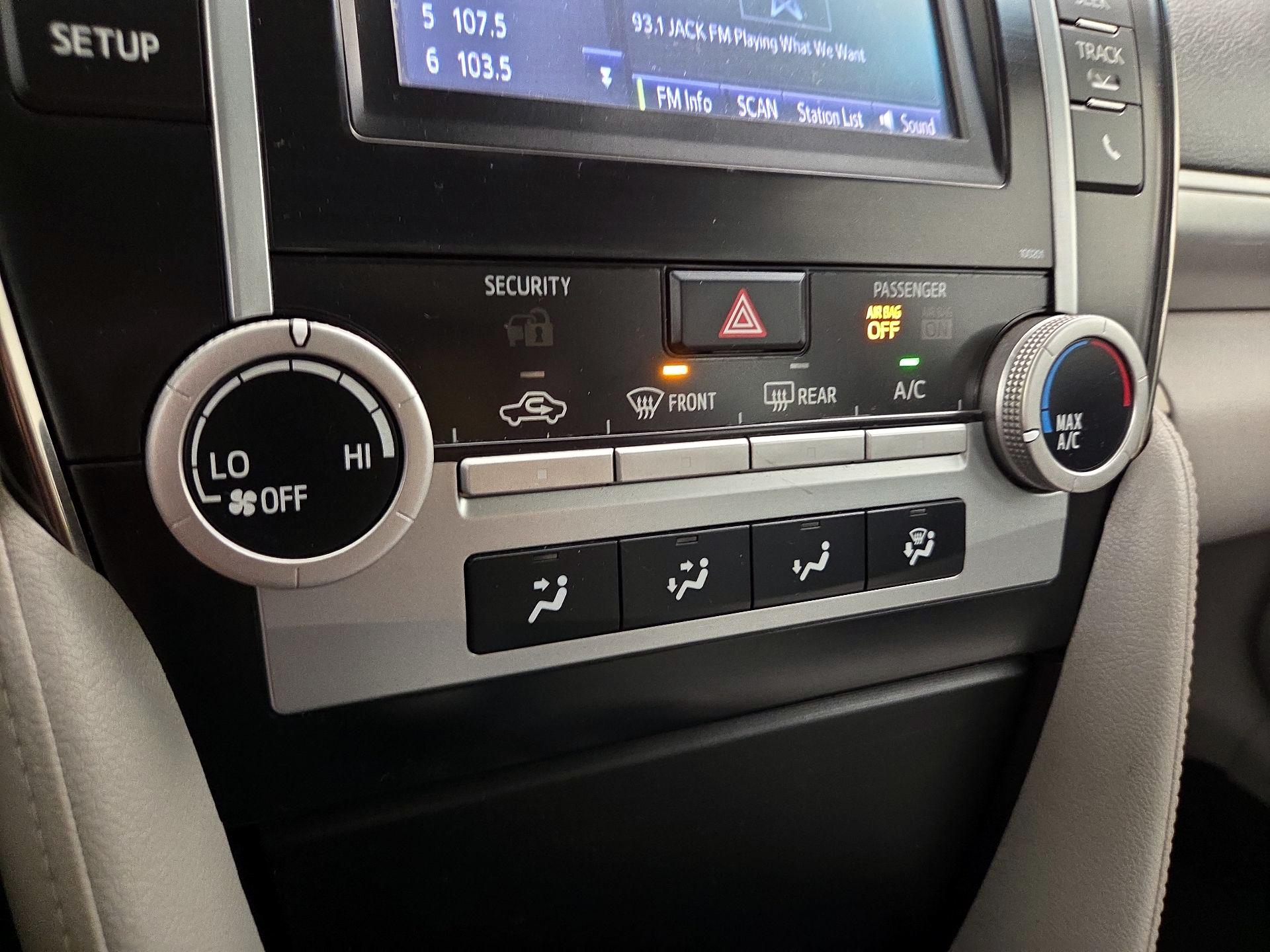 Thumbnail: 2014 Toyota Camry - 16