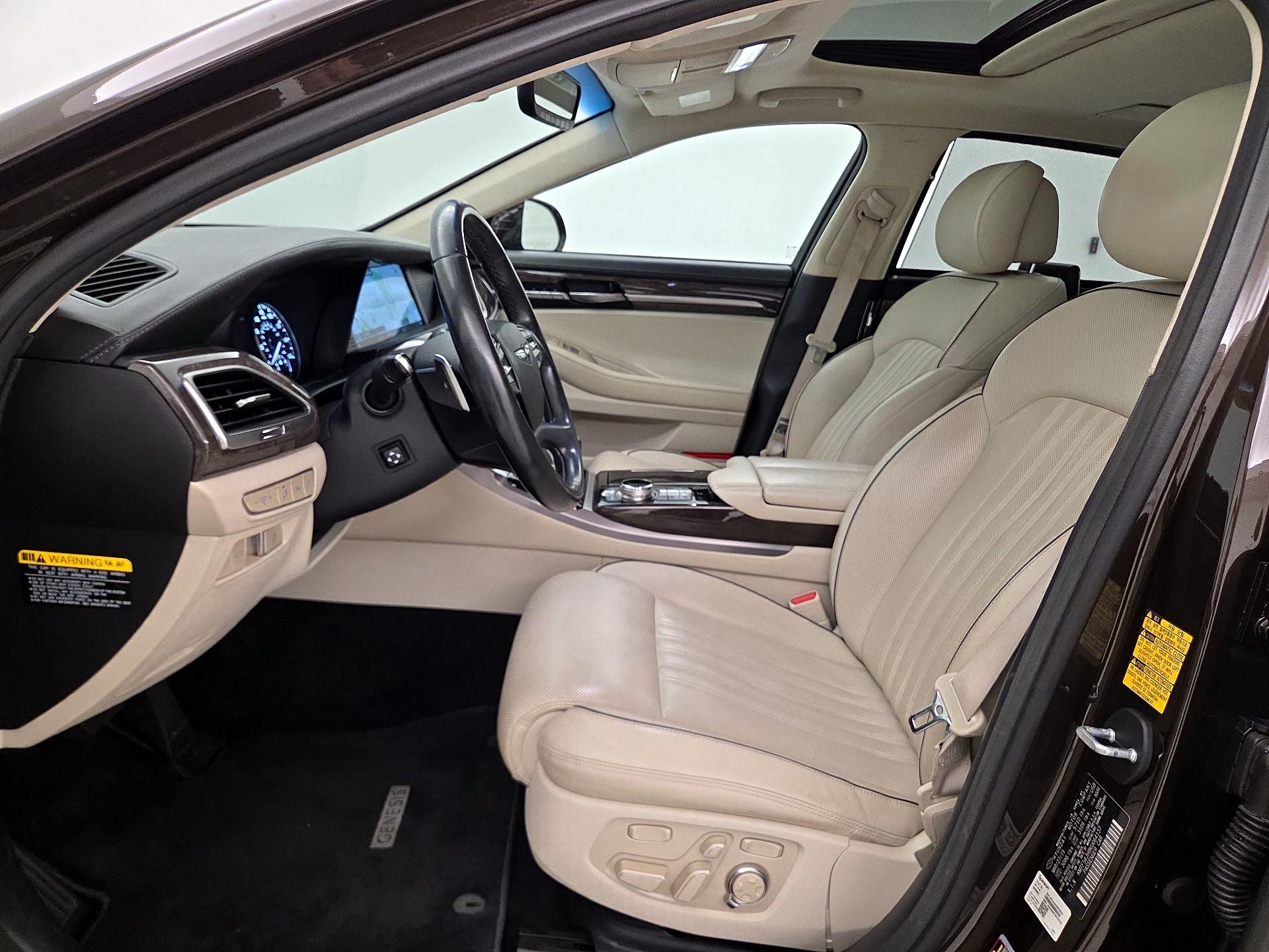 Thumbnail: 2019 Genesis G90 - 11