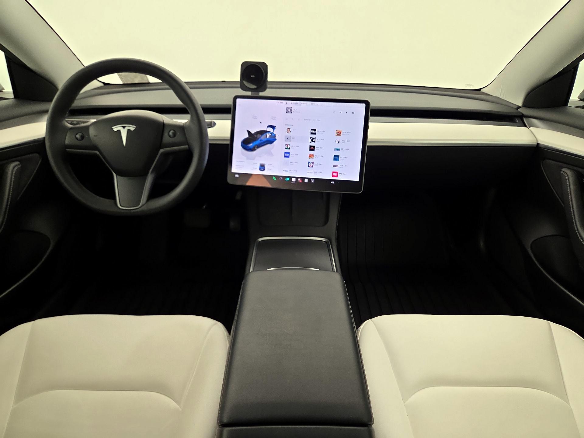 Thumbnail: 2023 Tesla Model 3 - 9