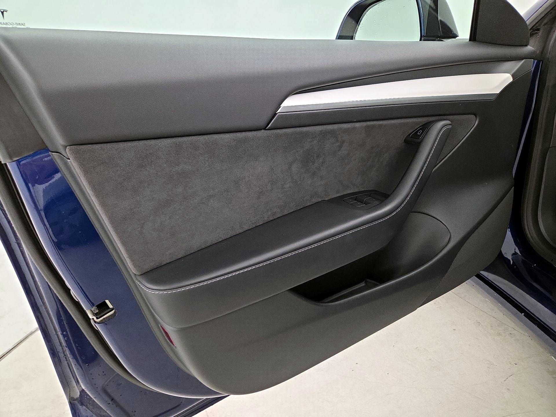 Thumbnail: 2023 Tesla Model 3 - 12