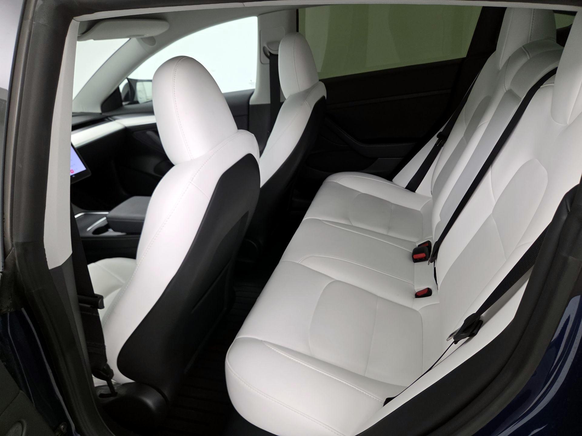 Thumbnail: 2023 Tesla Model 3 - 18
