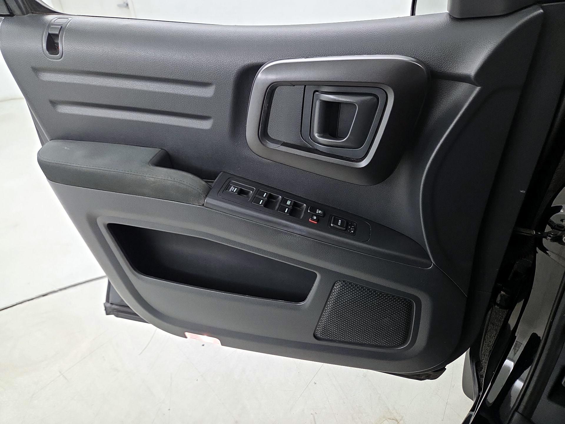 Thumbnail: 2014 Honda Ridgeline - 12