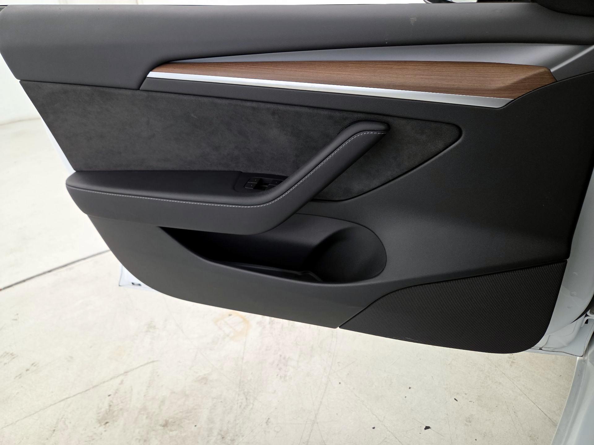 Thumbnail: 2023 Tesla Model 3 - 12