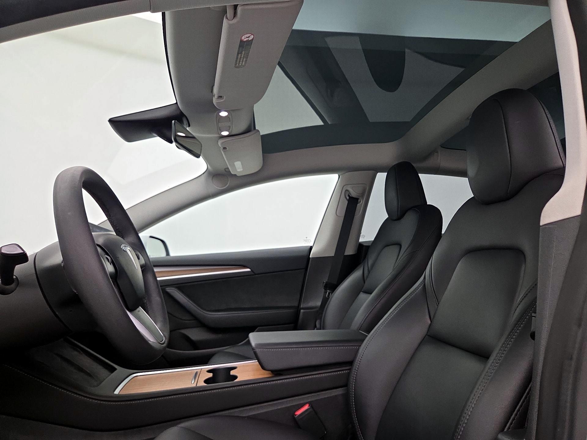 Thumbnail: 2023 Tesla Model 3 - 19