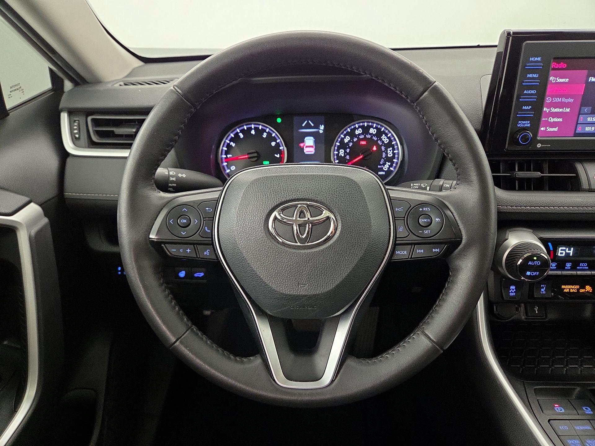Thumbnail: 2022 Toyota RAV4 - 10