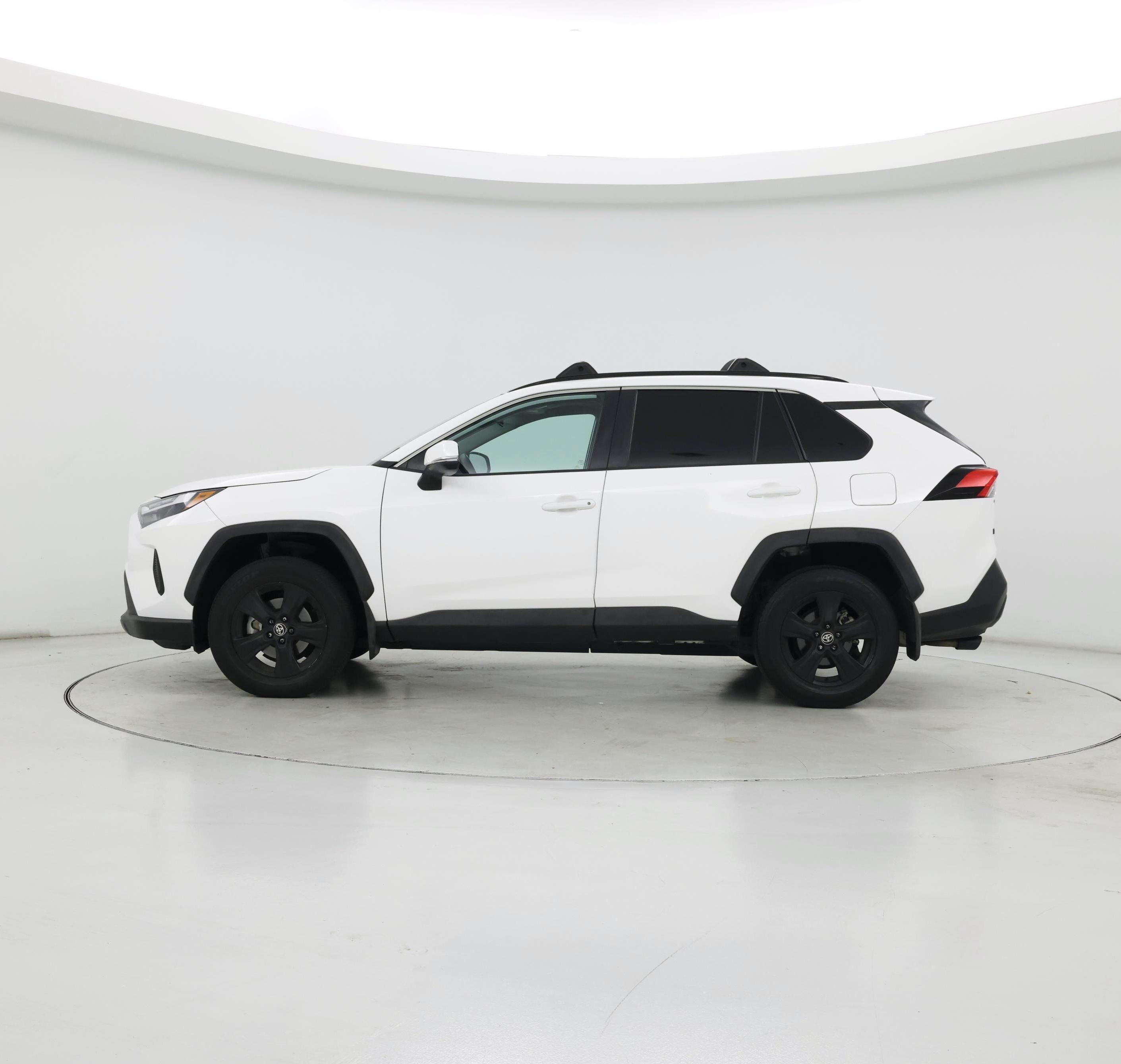 Thumbnail: 2022 Toyota RAV4 - 3
