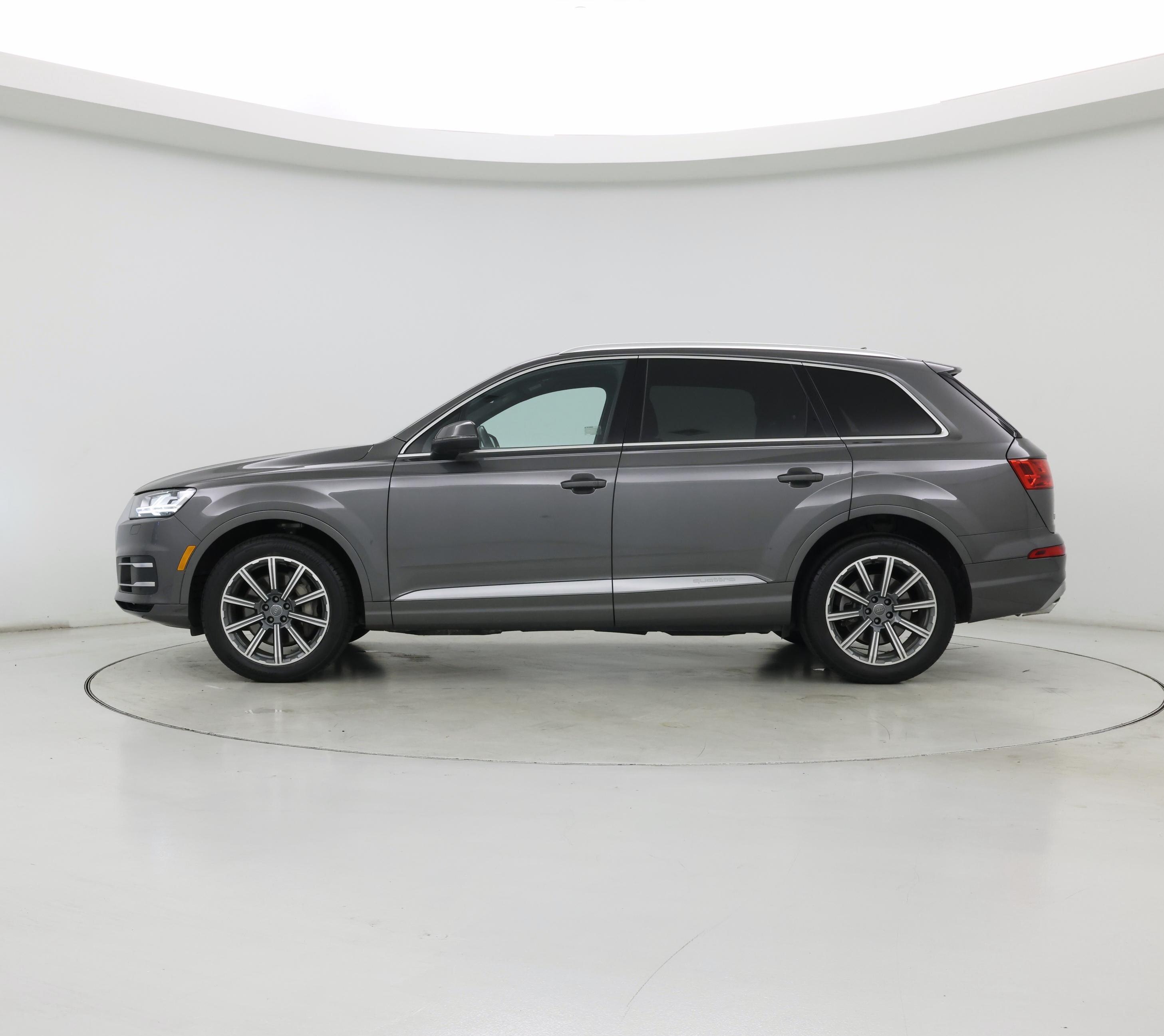 Thumbnail: 2019 Audi Q7 - 3