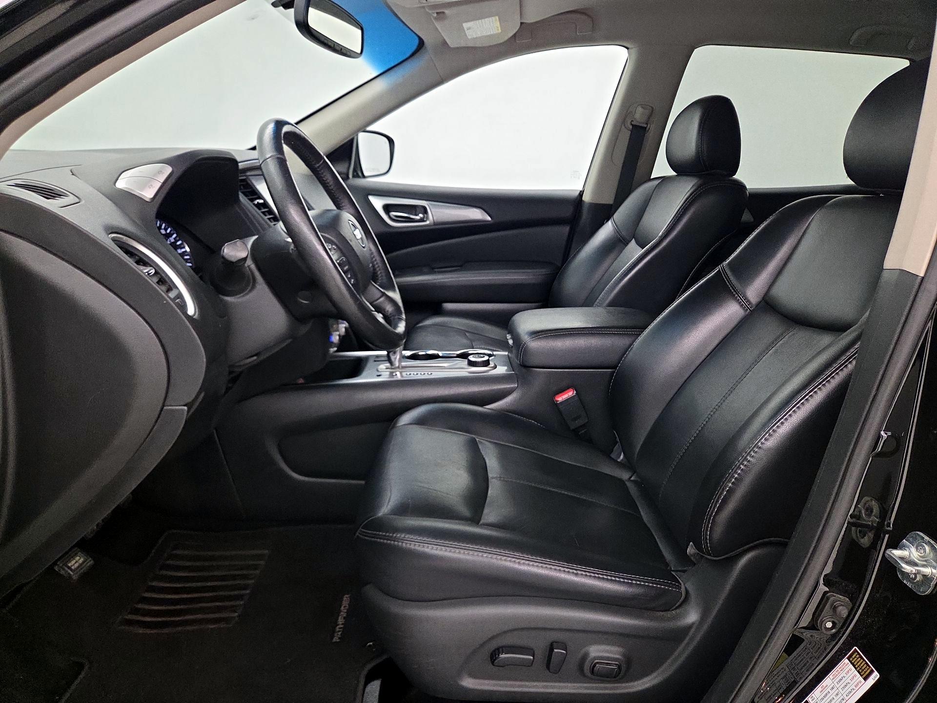 Thumbnail: 2019 Nissan Pathfinder - 11