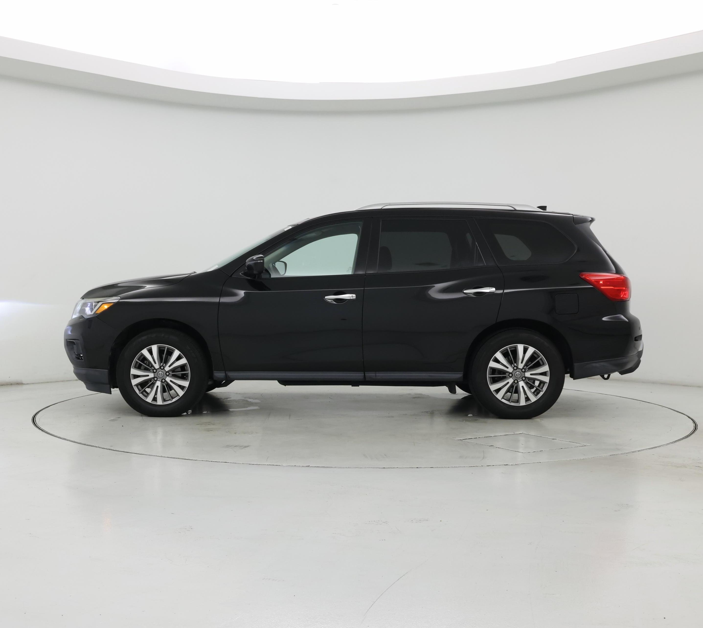 Thumbnail: 2019 Nissan Pathfinder - 3