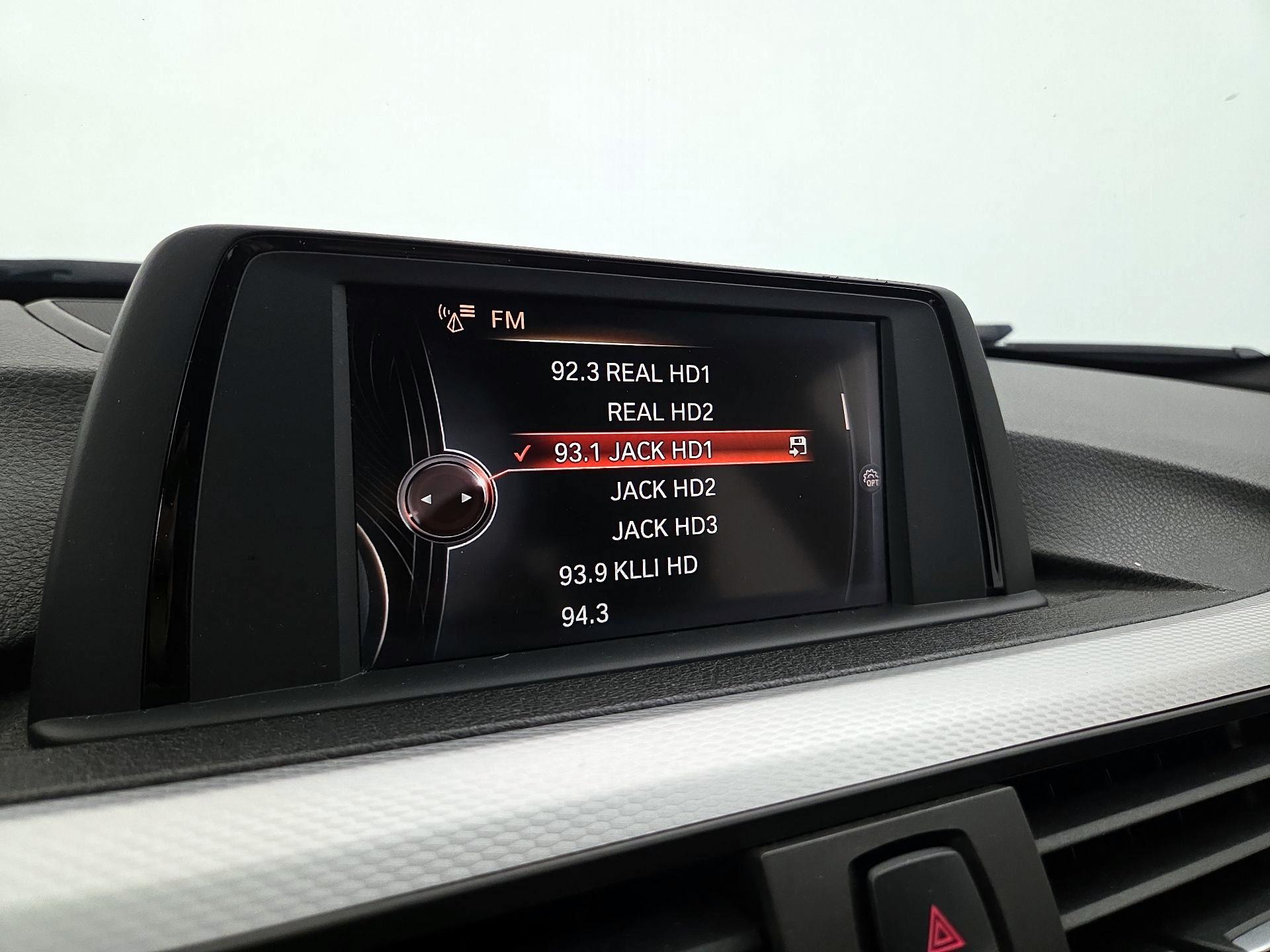 Thumbnail: 2015 BMW 3 Series - 14