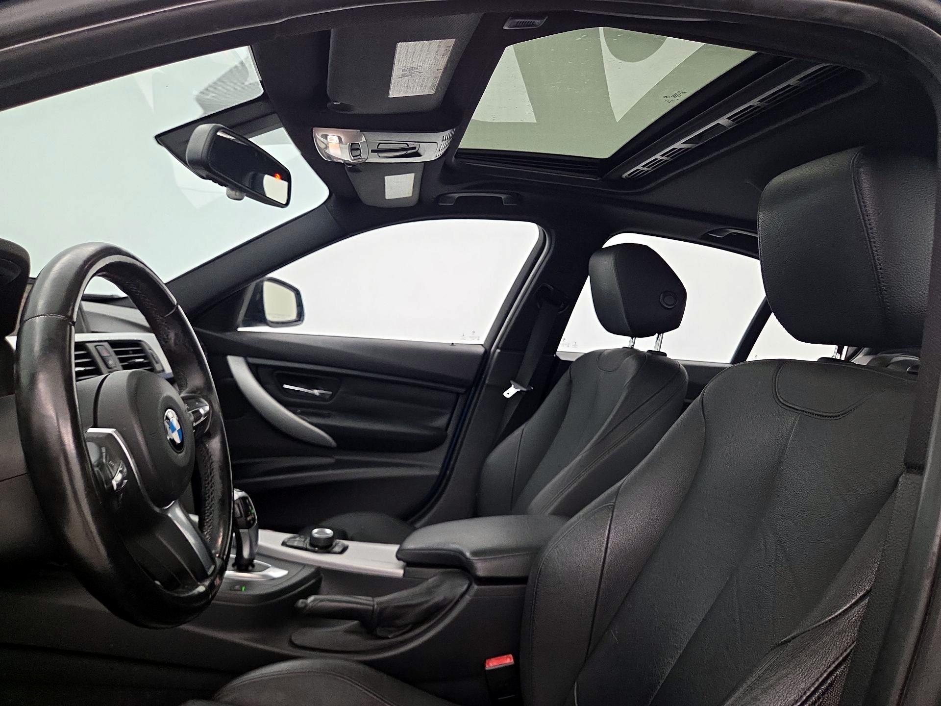 Thumbnail: 2015 BMW 3 Series - 18