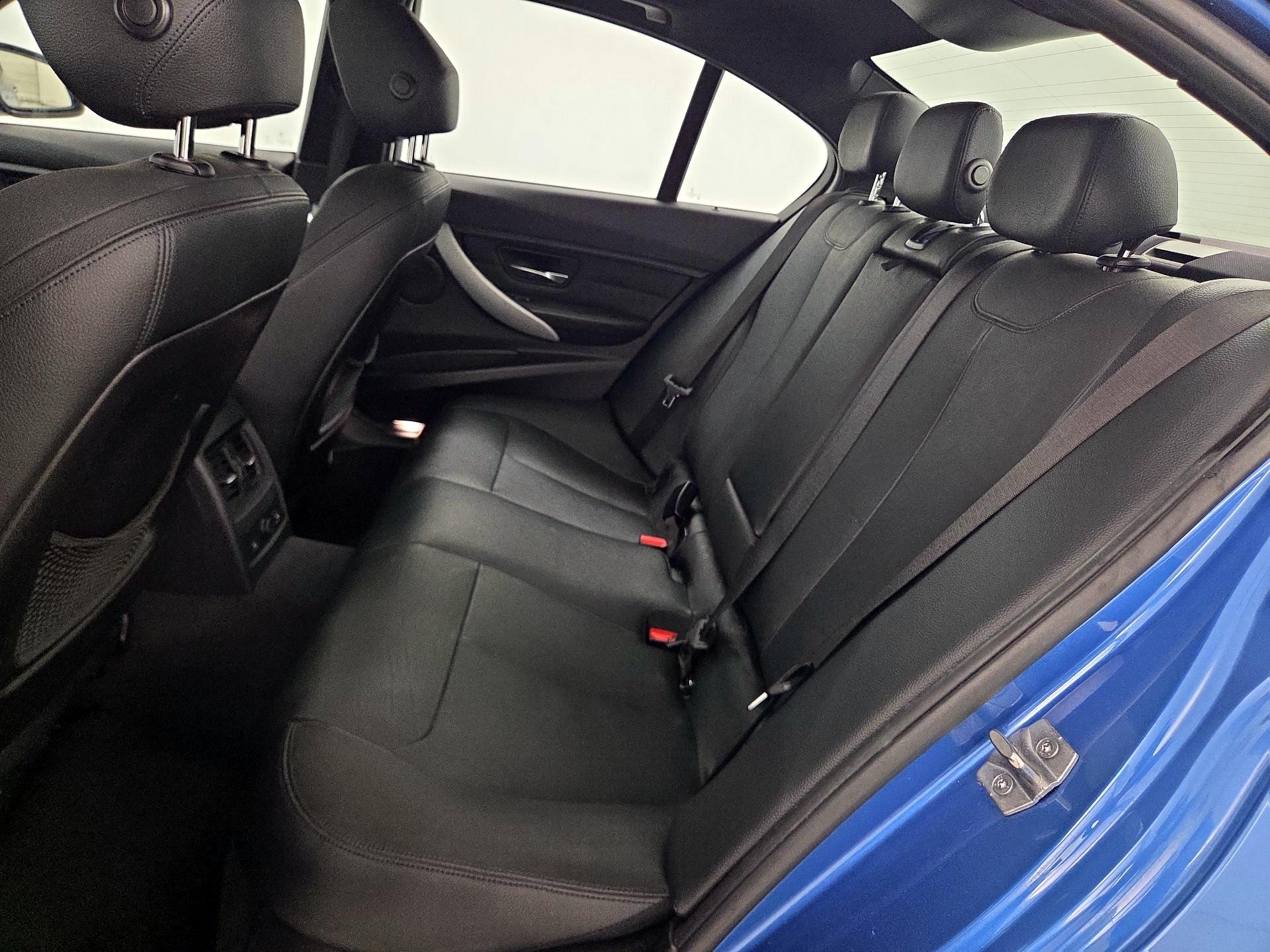 Thumbnail: 2015 BMW 3 Series - 19