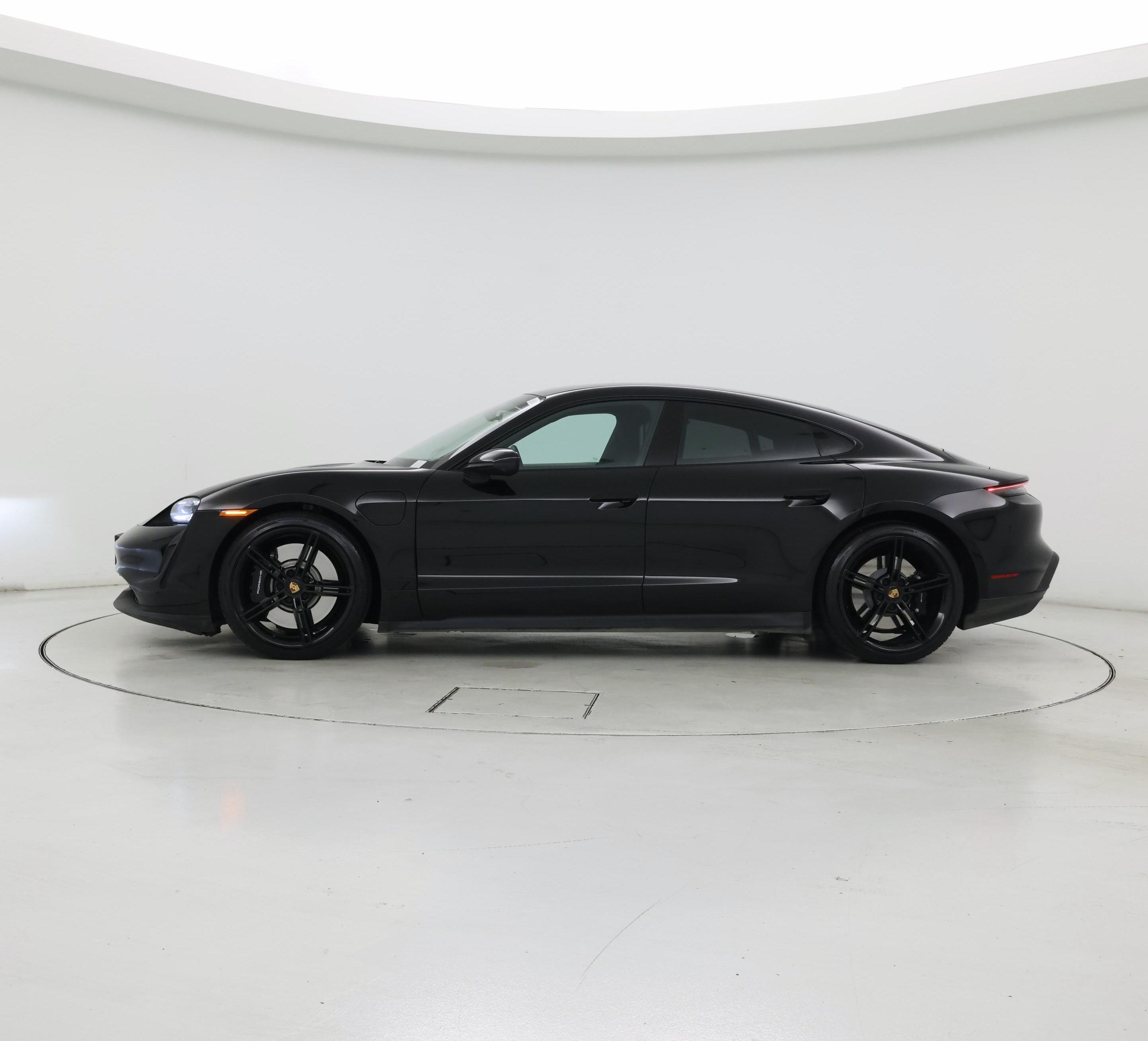 Thumbnail: 2021 Porsche Taycan - 3