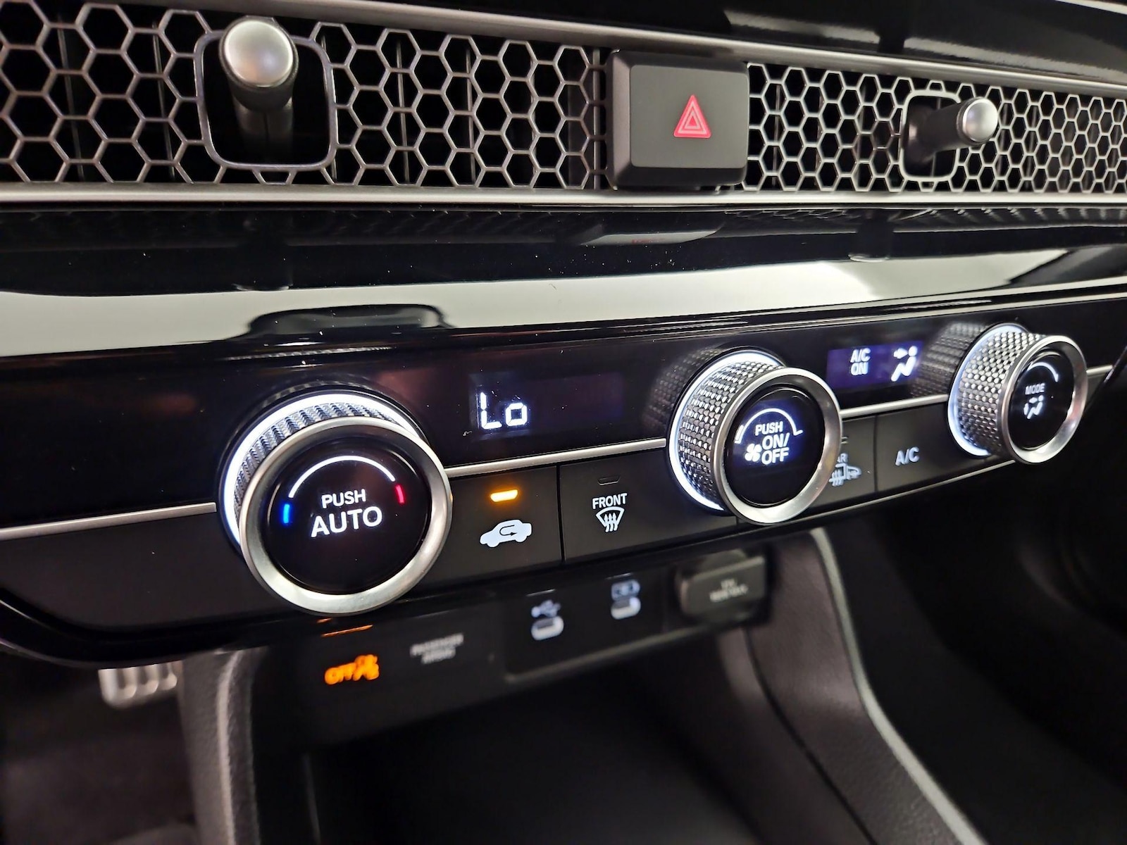 2025 Honda Civic Sport - Photo 17