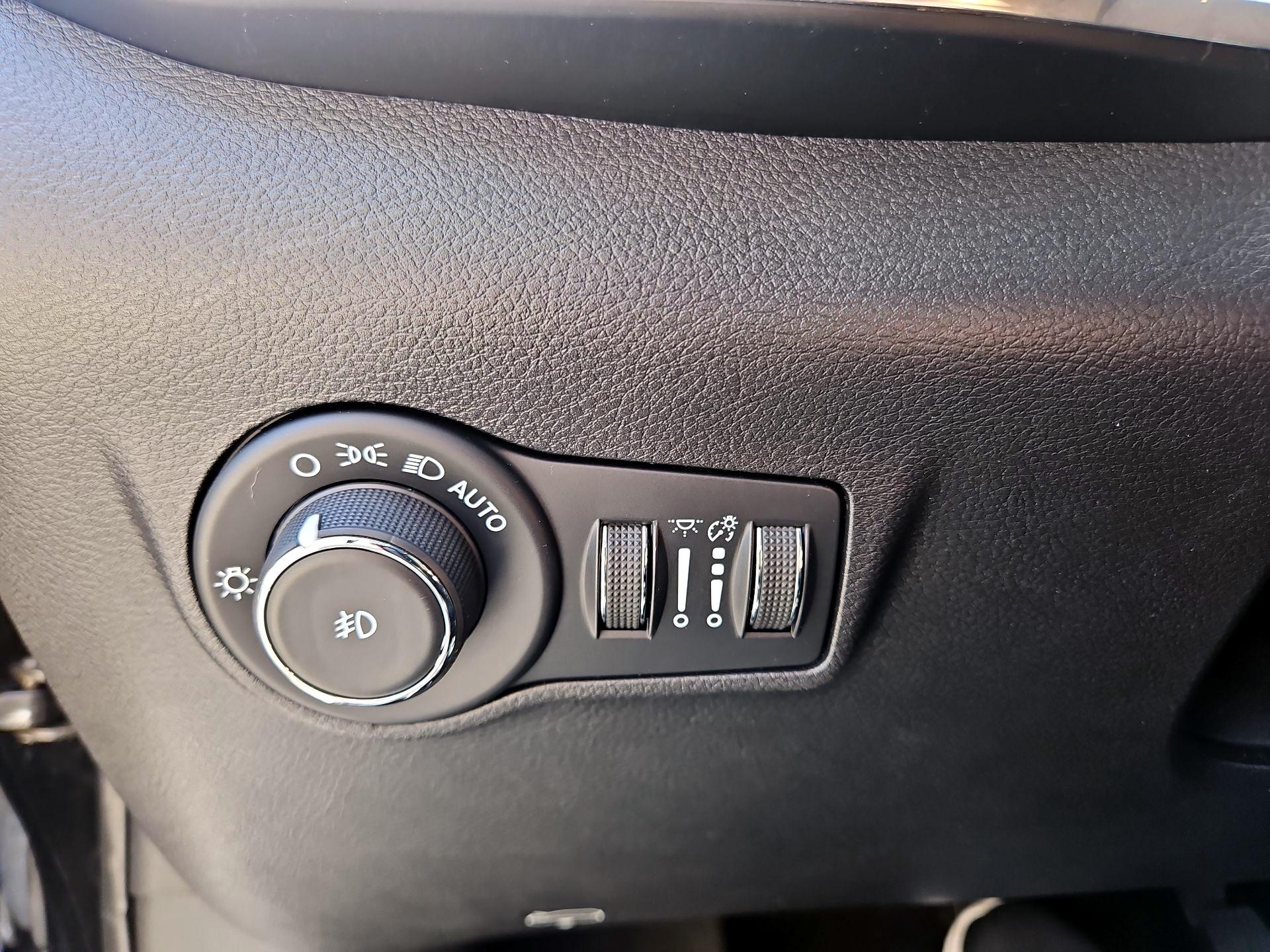 Thumbnail: 2022 Jeep Compass - 13