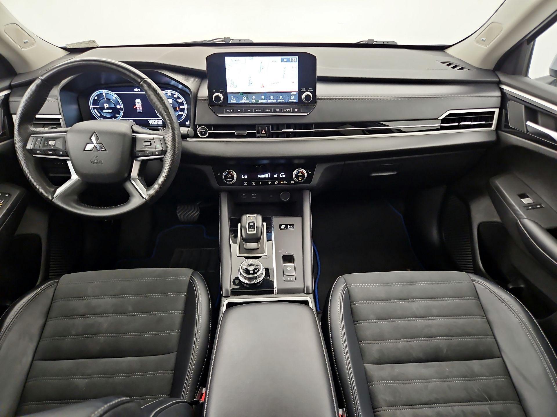 Thumbnail: 2024 Mitsubishi Outlander - 9