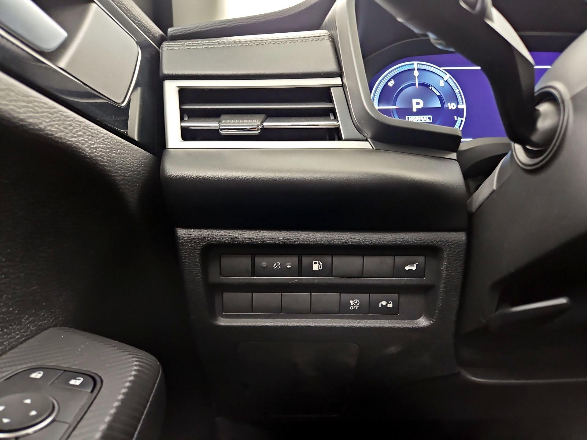 Thumbnail: 2024 Mitsubishi Outlander - 13