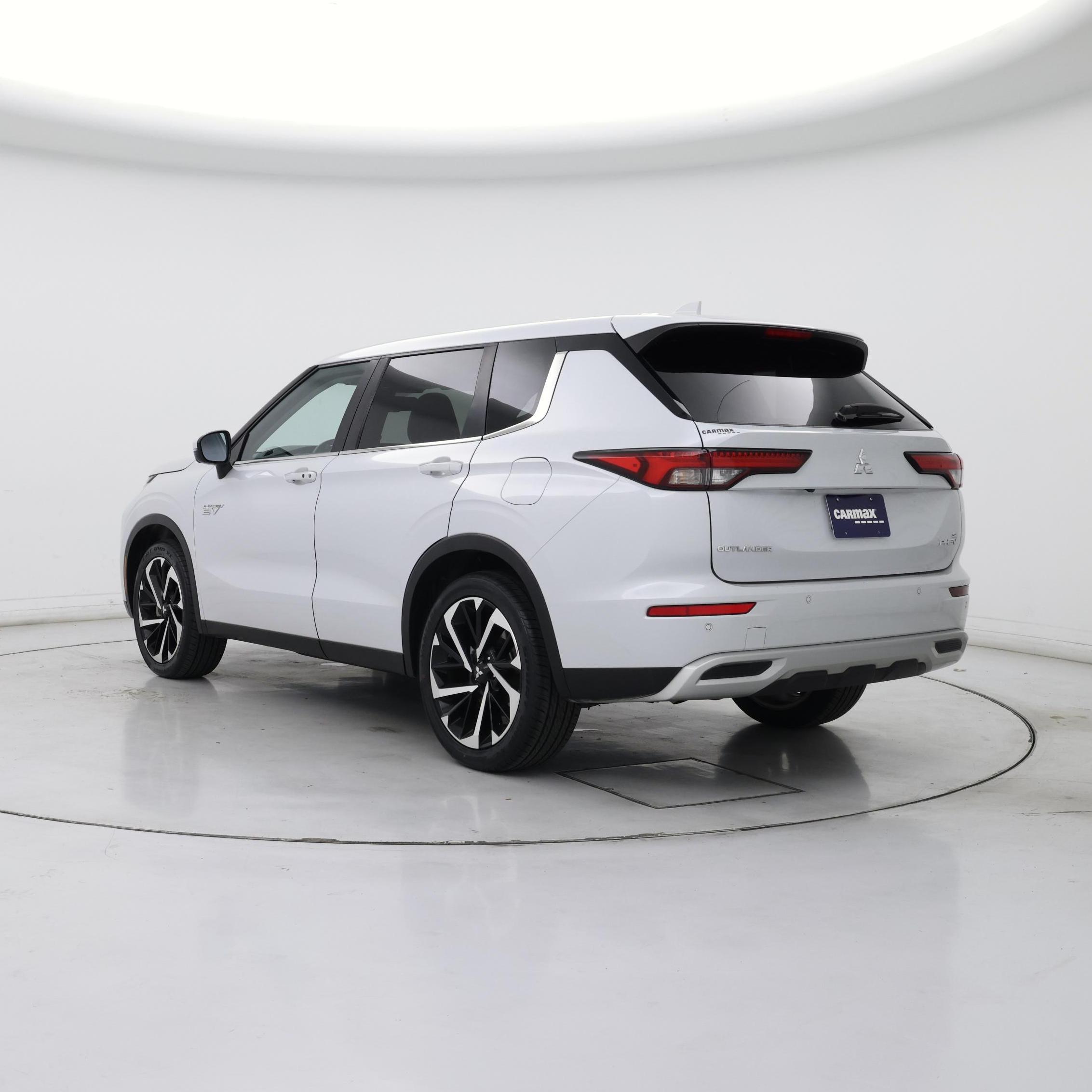 Thumbnail: 2024 Mitsubishi Outlander - 2