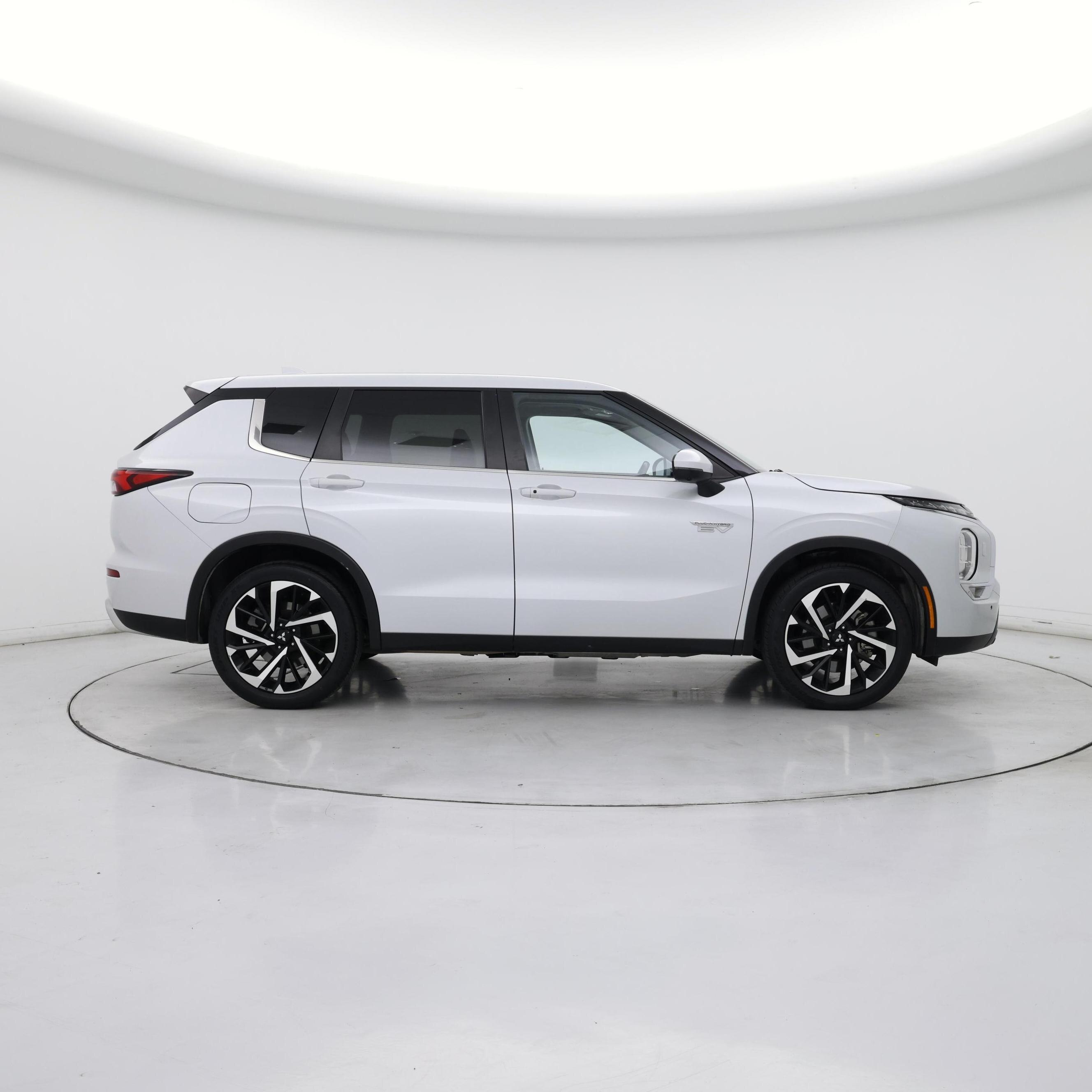 Thumbnail: 2024 Mitsubishi Outlander - 7