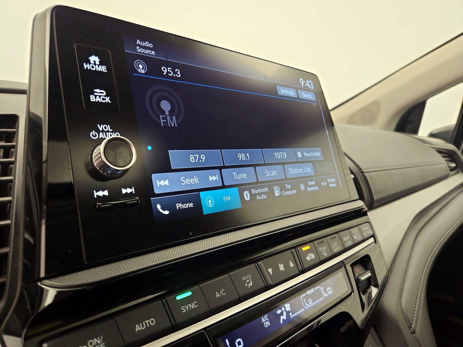 2025 Honda Odyssey EX-L - Photo 16