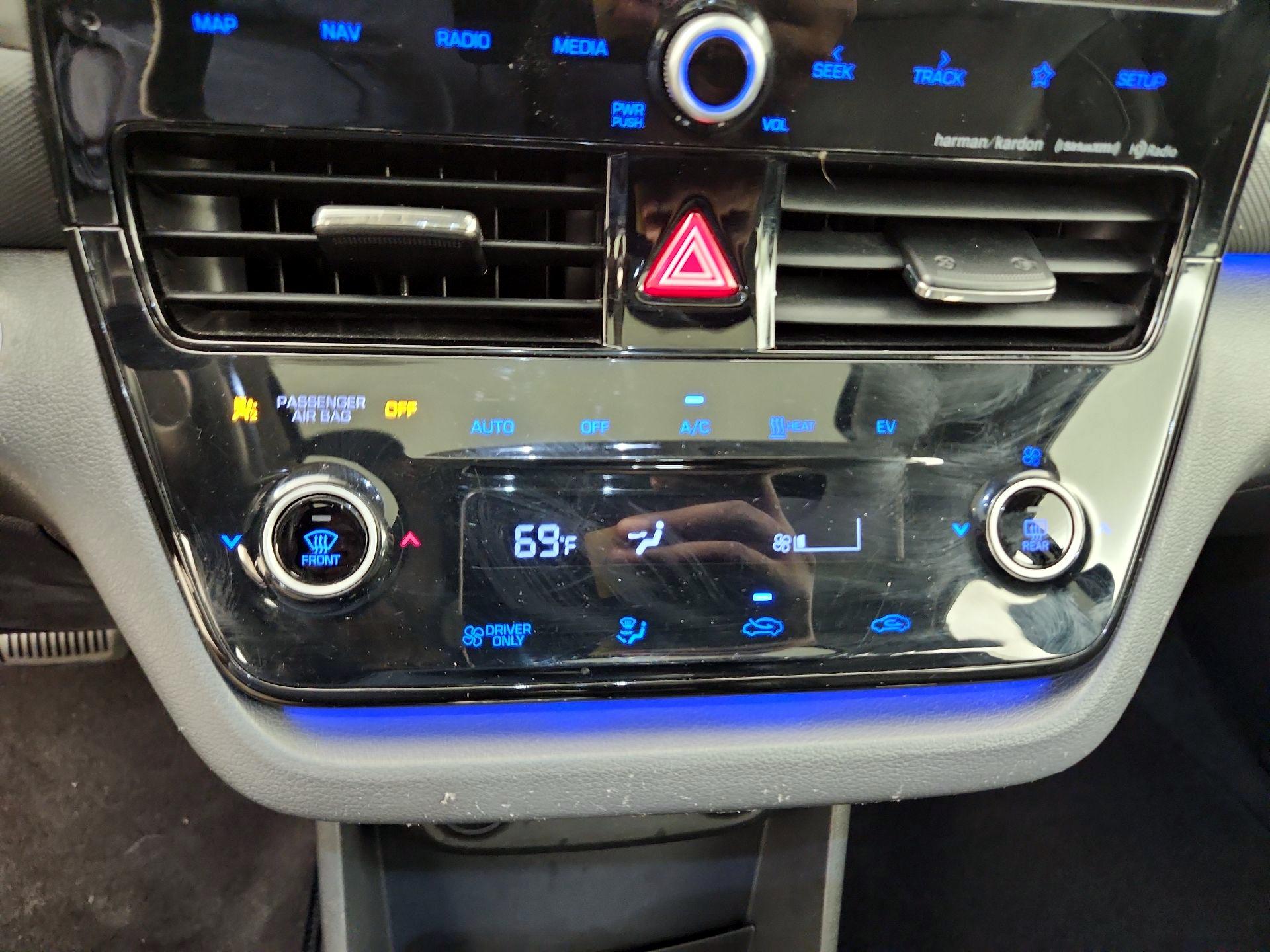 Thumbnail: 2020 Hyundai Ioniq - 17