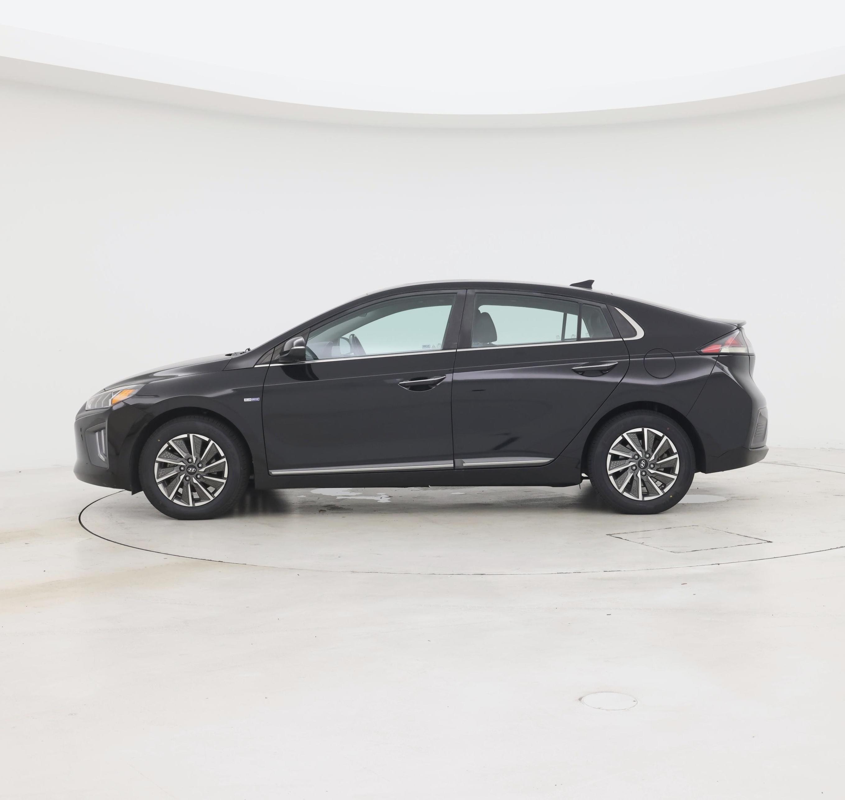 Thumbnail: 2020 Hyundai Ioniq - 3